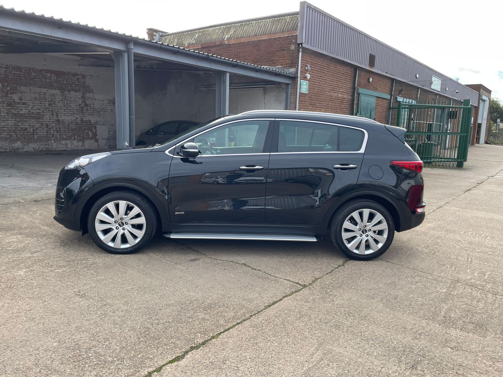Kia Sportage 2.0 CRDi KX-3 SUV 5dr Diesel Auto AWD Euro 6 (134 bhp) 1 Former Keeper, 8 Services  5dr Automatic 2016