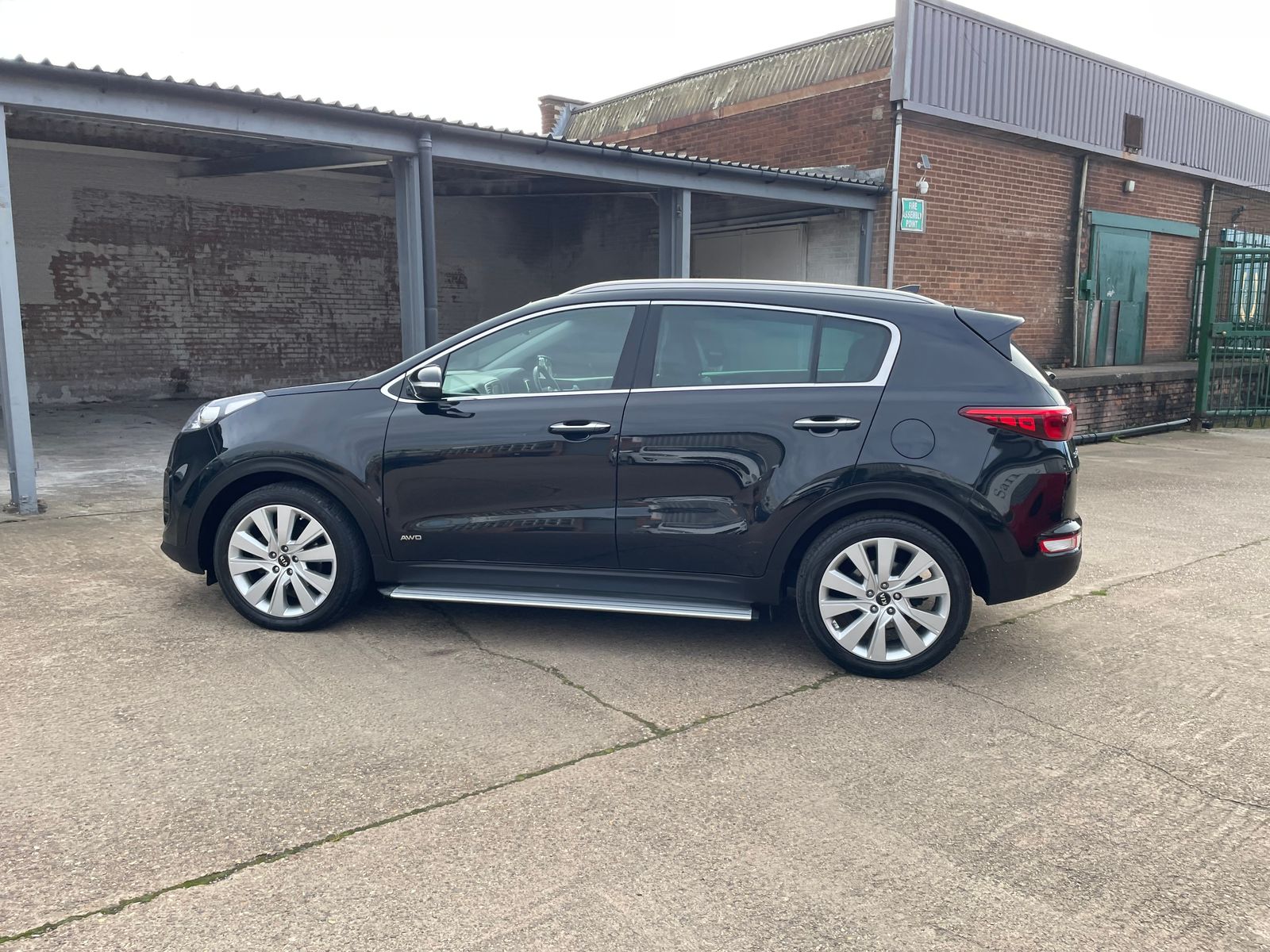 Kia Sportage 2.0 CRDi KX-3 SUV 5dr Diesel Auto AWD Euro 6 (134 bhp) 1 Former Keeper, 8 Services  5dr Automatic 2016