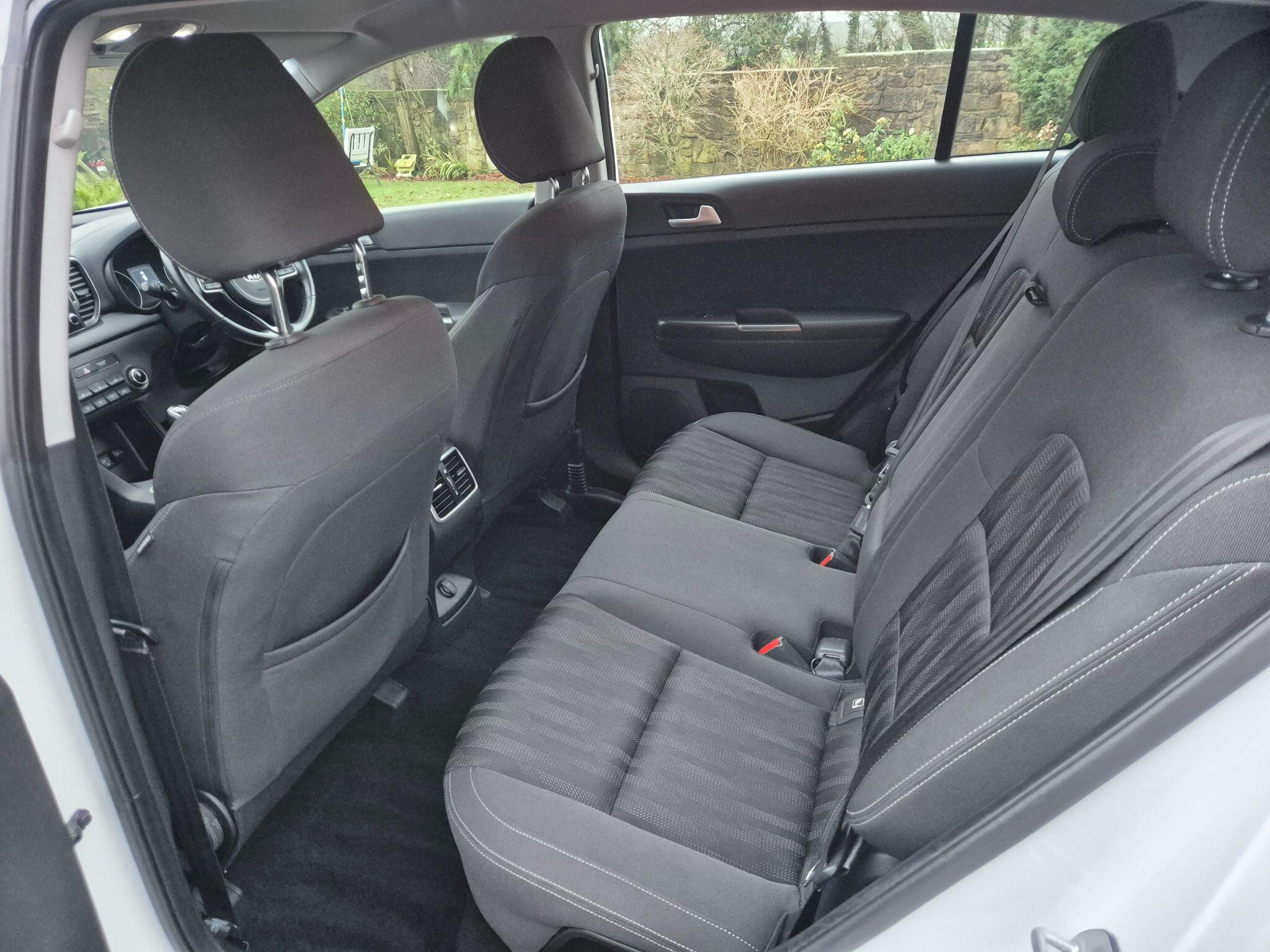 Kia Sportage 1.7 CRDi 1 Euro 6 (s/s) 5dr 5dr Manual 2016