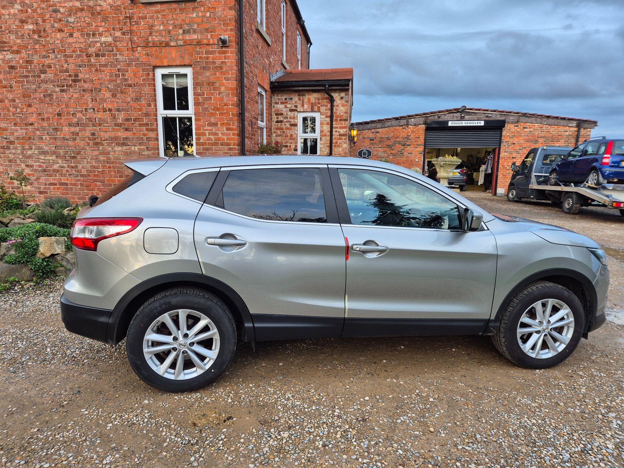 Nissan Qashqai 1.5 dCi Acenta Premium 2WD Euro 5 (s/s) 5dr 5dr Manual 2015