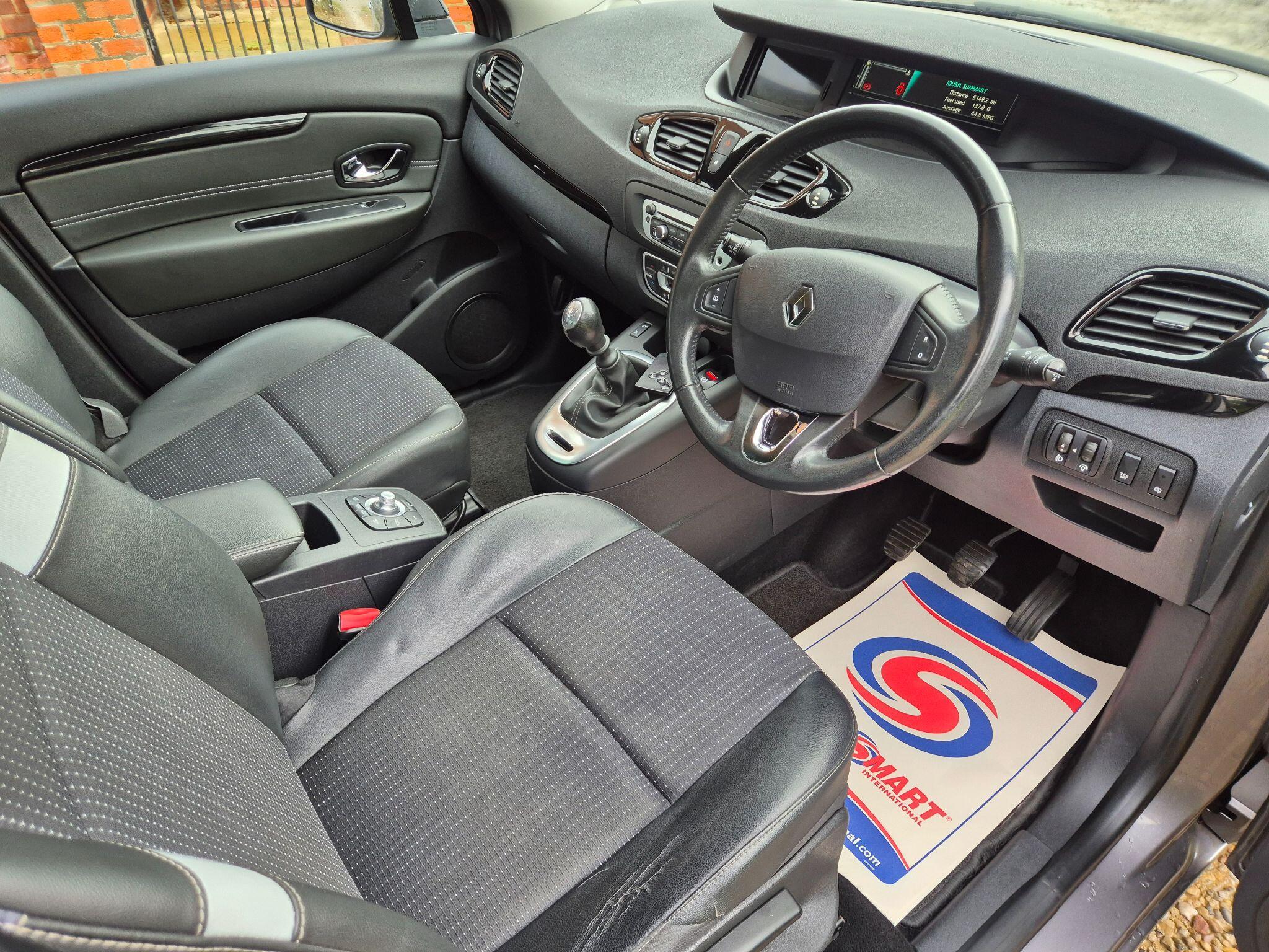 Renault Scenic 1.5 dCi Dynamique Nav Euro 6 (s/s) 5dr 5dr Manual 2015