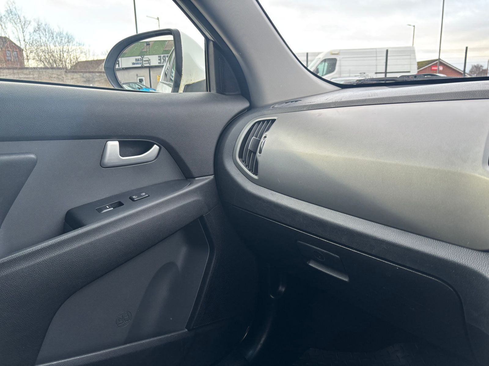 Kia Sportage 1.7 CRDi EcoDynamics 2 SUV 5dr Diesel Manual 2WD Euro 5 (s/s) (114 bhp) 5dr Manual 2015