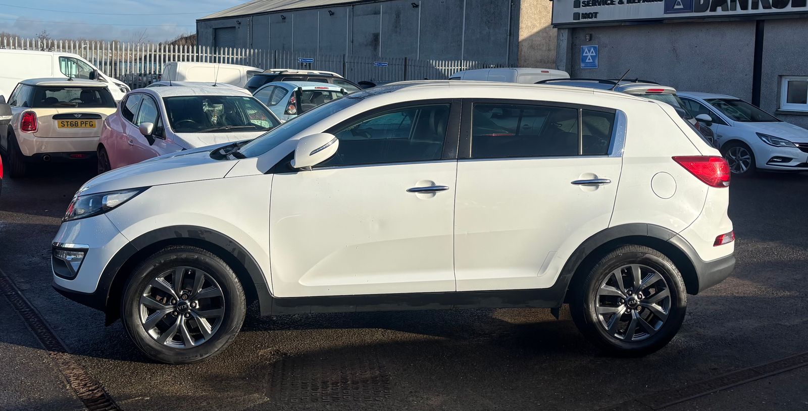 Kia Sportage 1.7 CRDi EcoDynamics 2 SUV 5dr Diesel Manual 2WD Euro 5 (s/s) (114 bhp) 5dr Manual 2015