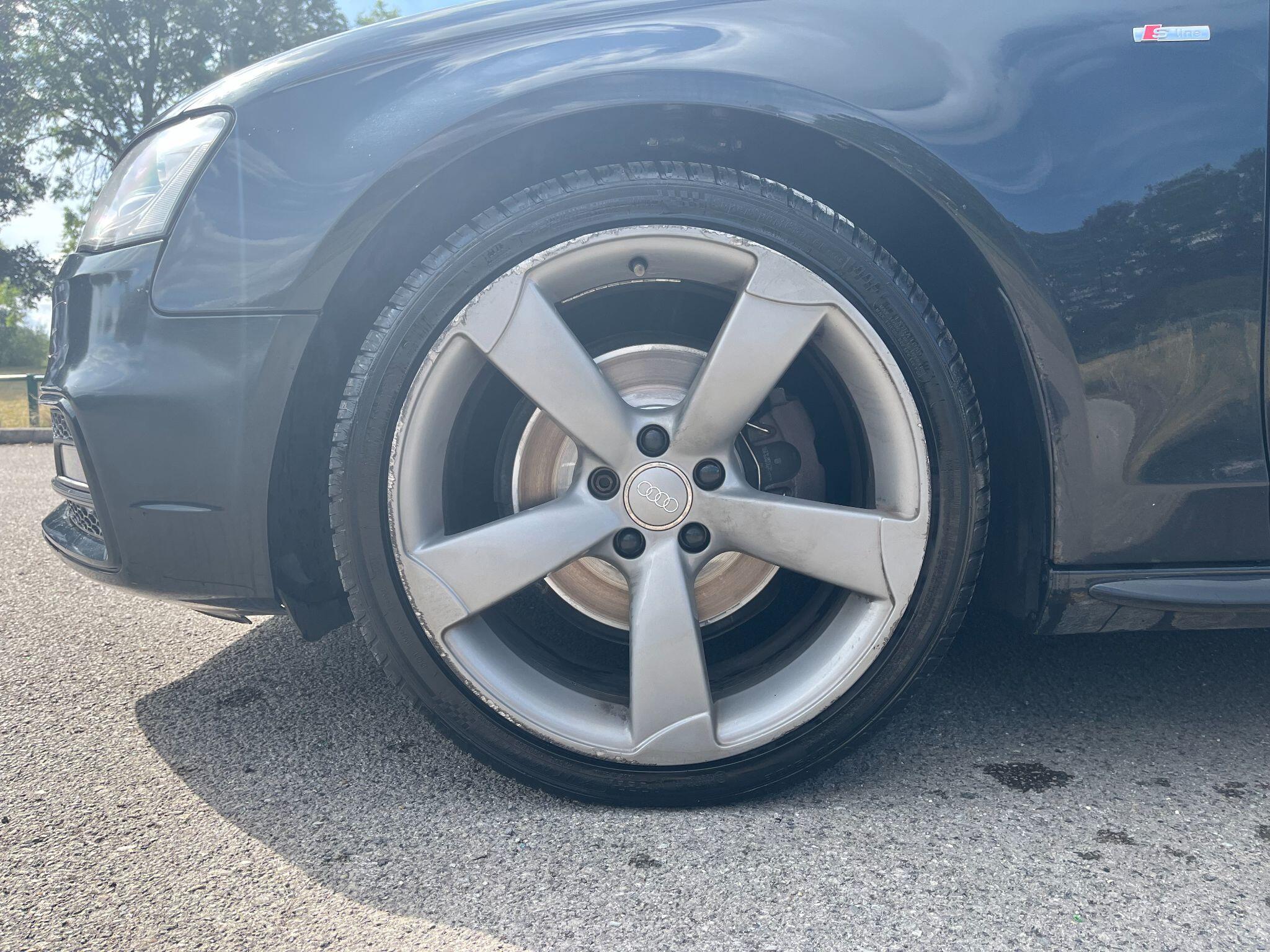 Audi A4 Avant 2.0 TDI Black Edition Euro 5 (s/s) 5dr 5dr Manual 2025