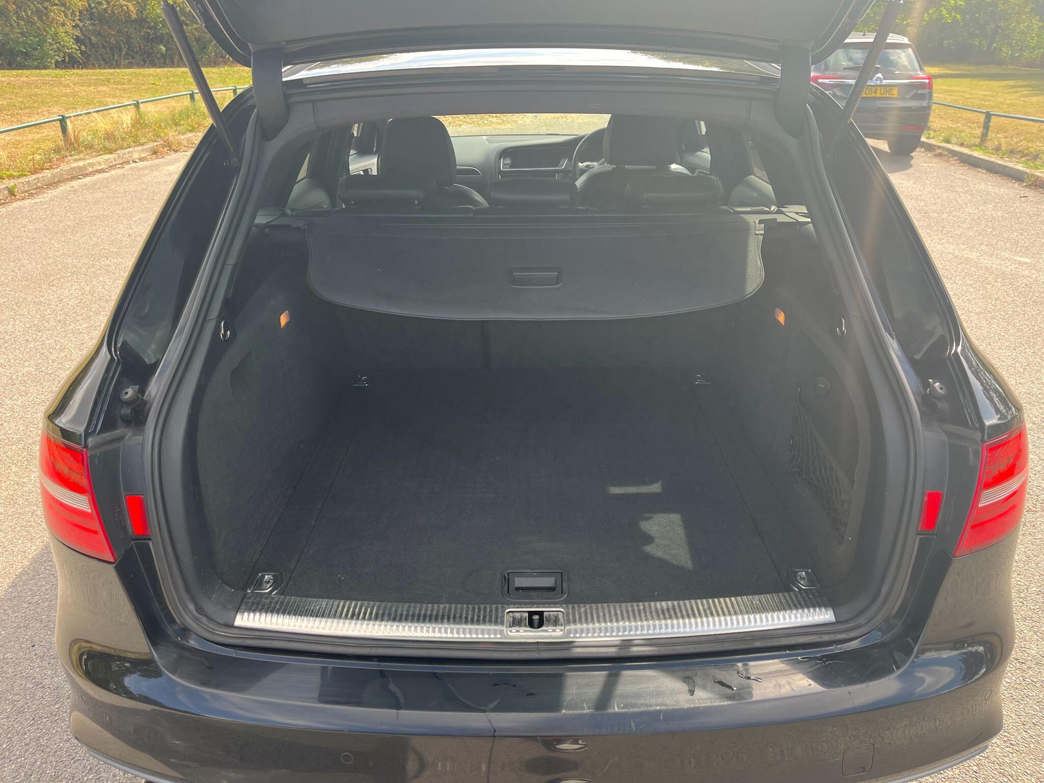 Audi A4 Avant 2.0 TDI Black Edition Euro 5 (s/s) 5dr 5dr Manual 2025