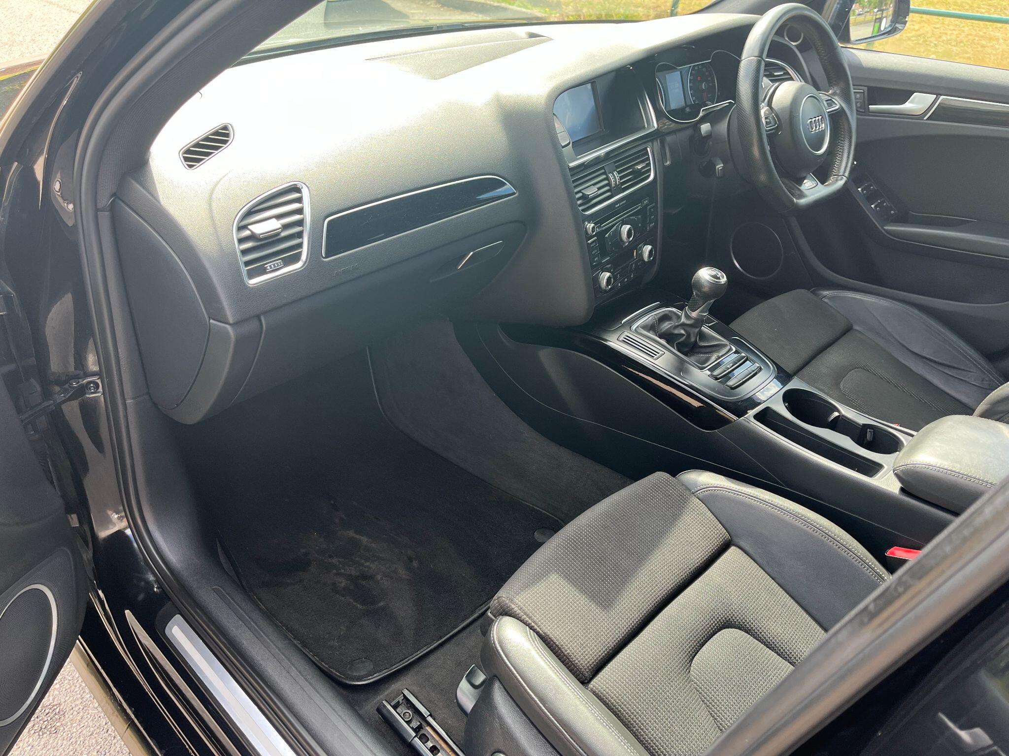 Audi A4 Avant 2.0 TDI Black Edition Euro 5 (s/s) 5dr 5dr Manual 2025