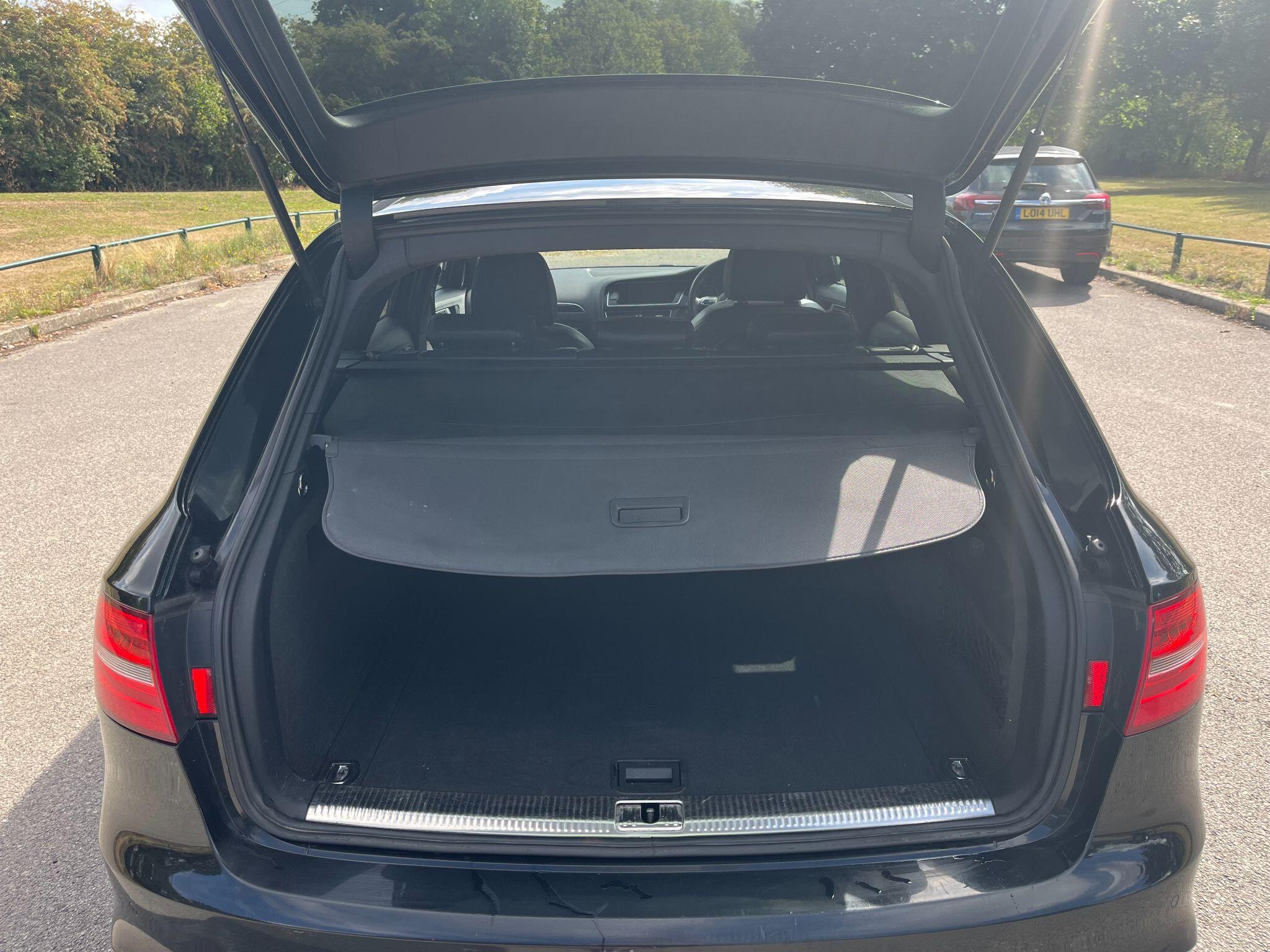 Audi A4 Avant 2.0 TDI Black Edition Euro 5 (s/s) 5dr 5dr Manual 2025