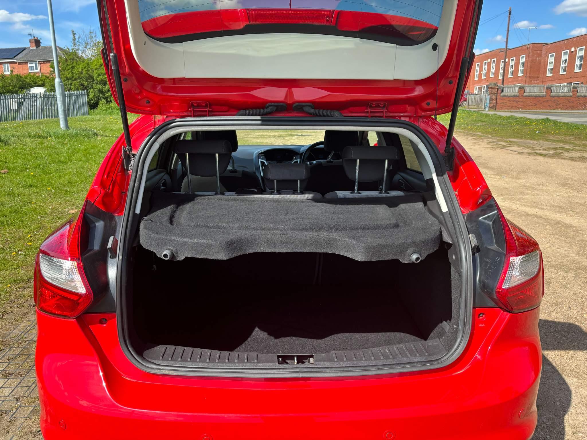 Ford Focus 1.6 TDCi Zetec Euro 5 (s/s) 5dr 5dr Manual 2025