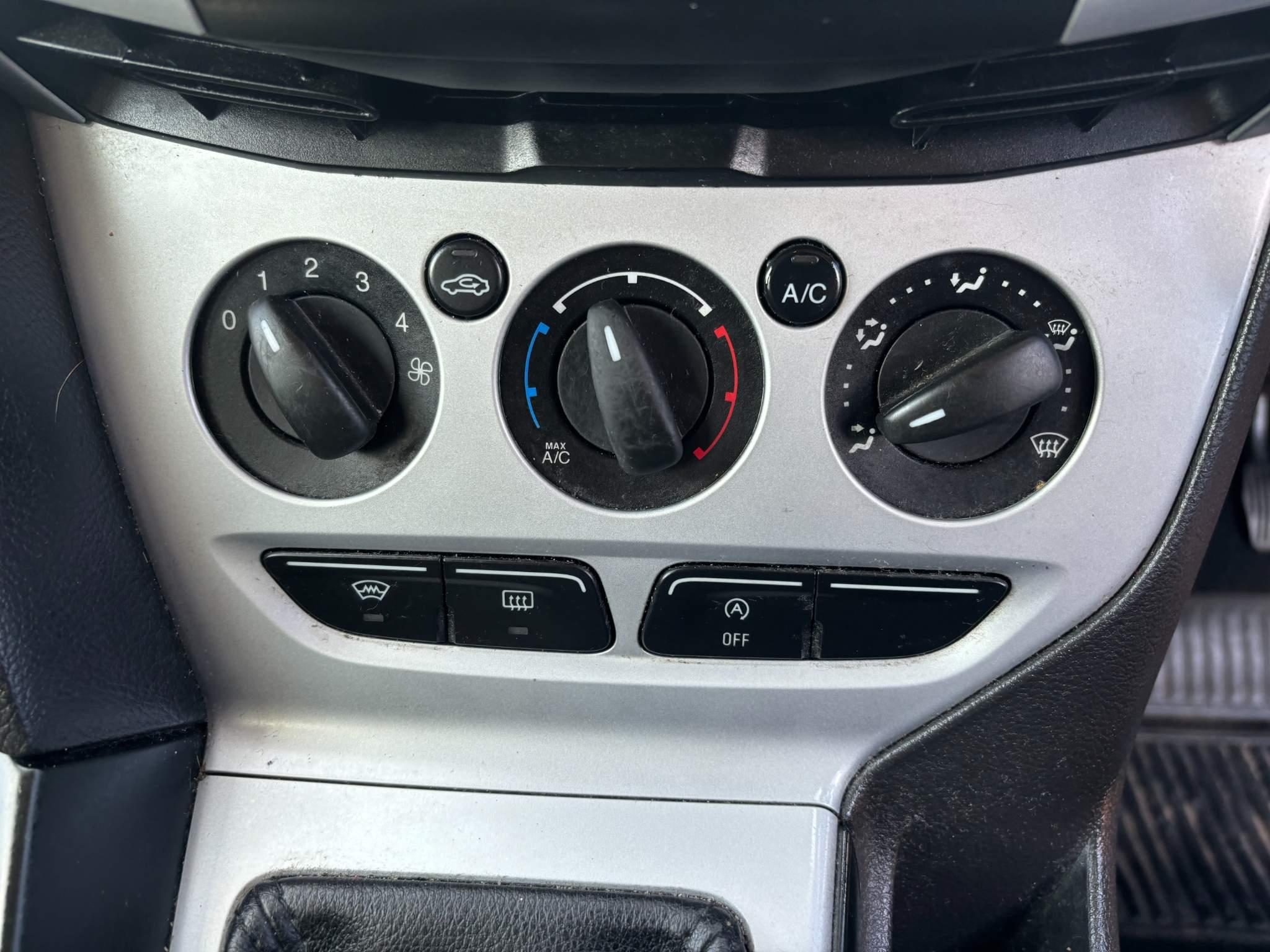 Ford Focus 1.6 TDCi Zetec Euro 5 (s/s) 5dr 5dr Manual 2025