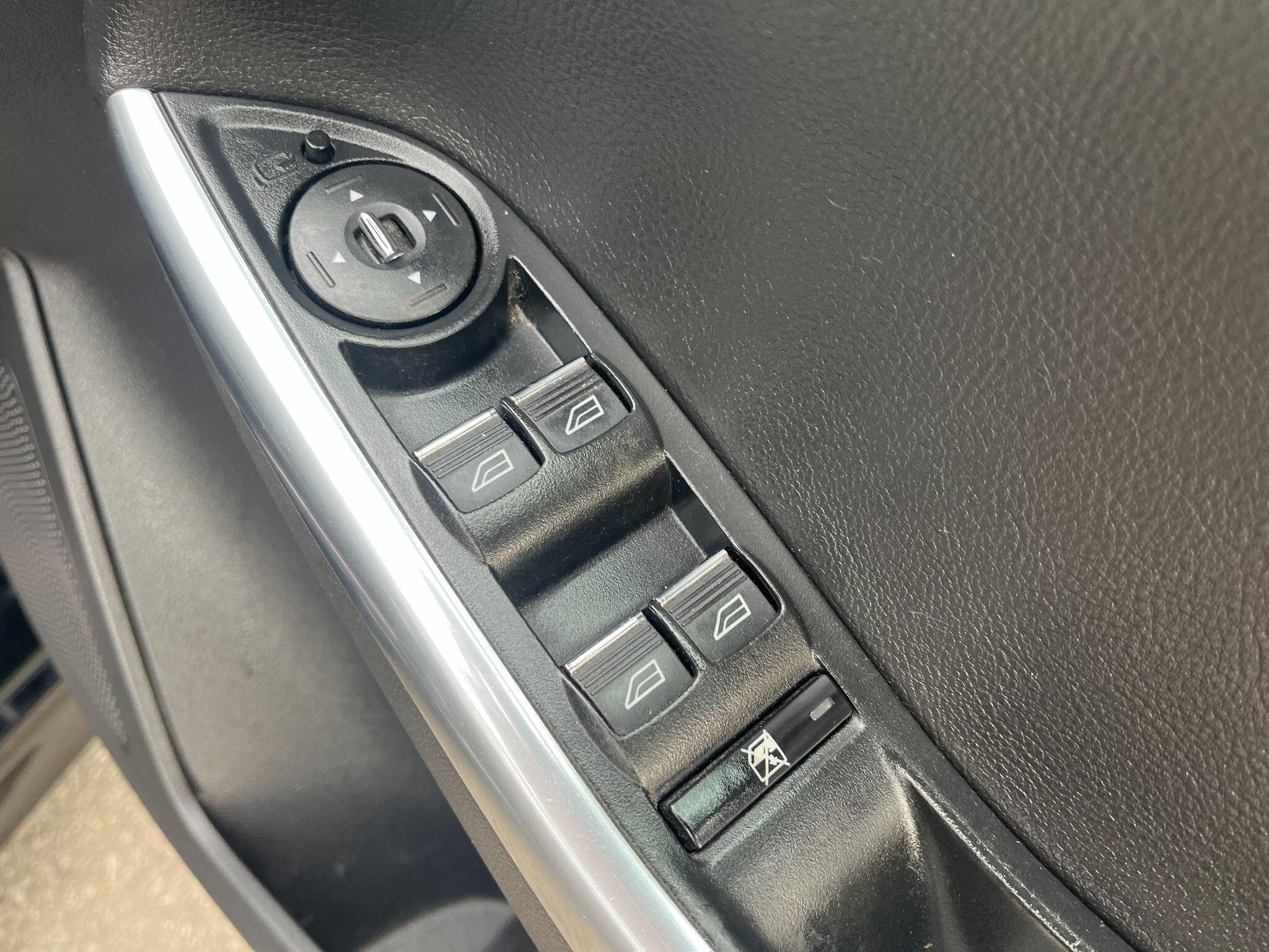 Ford Focus 2.0T EcoBoost ST-3 Euro 5 (s/s) 5dr 5dr Manual 2026