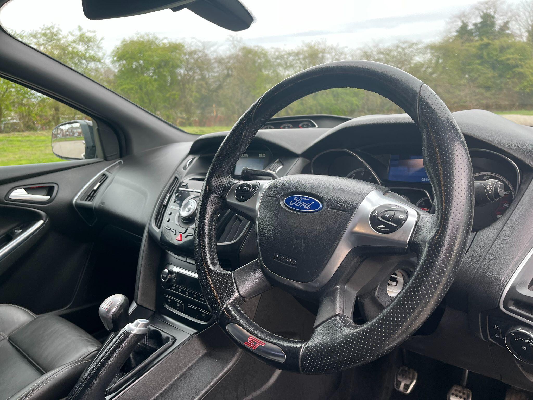 Ford Focus 2.0T EcoBoost ST-3 Euro 5 (s/s) 5dr 5dr Manual 2026