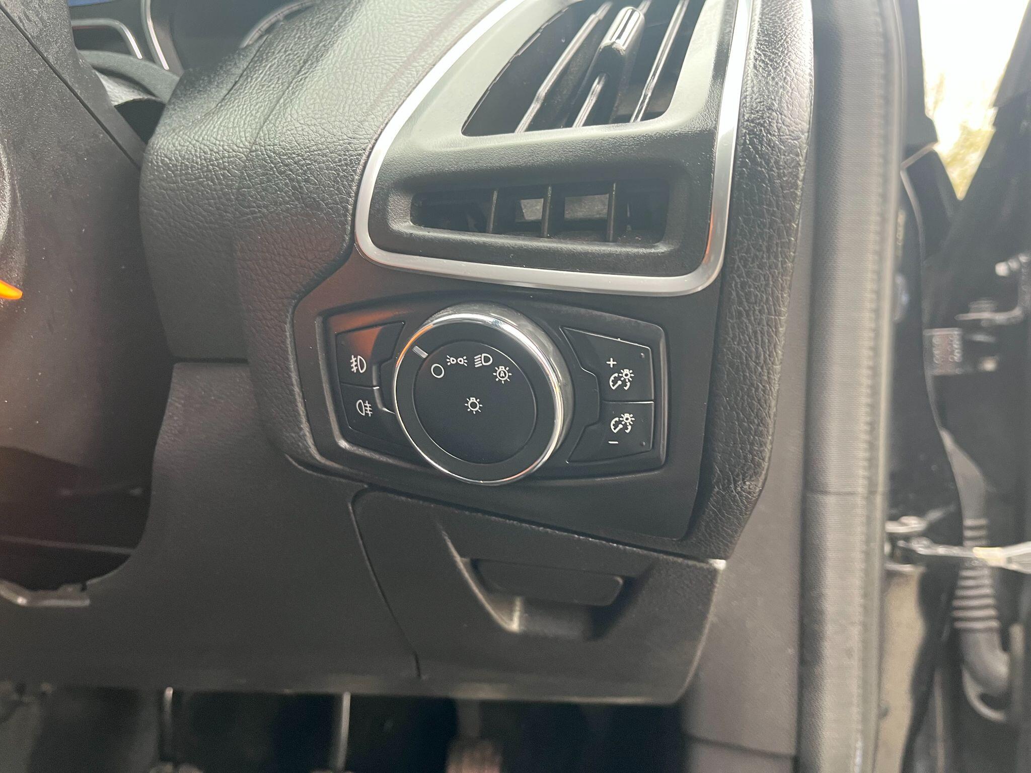 Ford Focus 2.0T EcoBoost ST-3 Euro 5 (s/s) 5dr 5dr Manual 2026