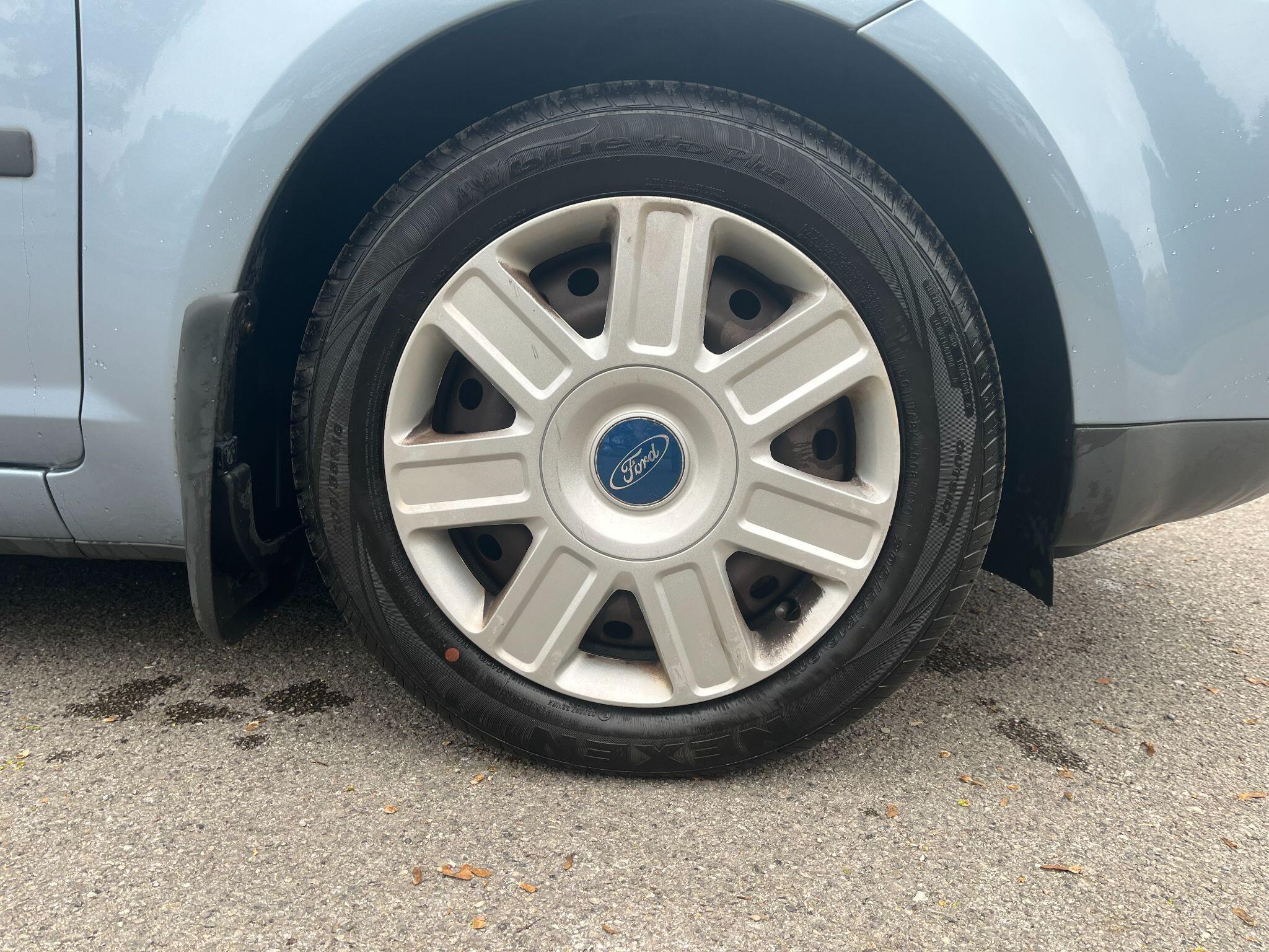 Ford Focus C-Max 1.6 16v LX 5dr 5dr Manual 2025