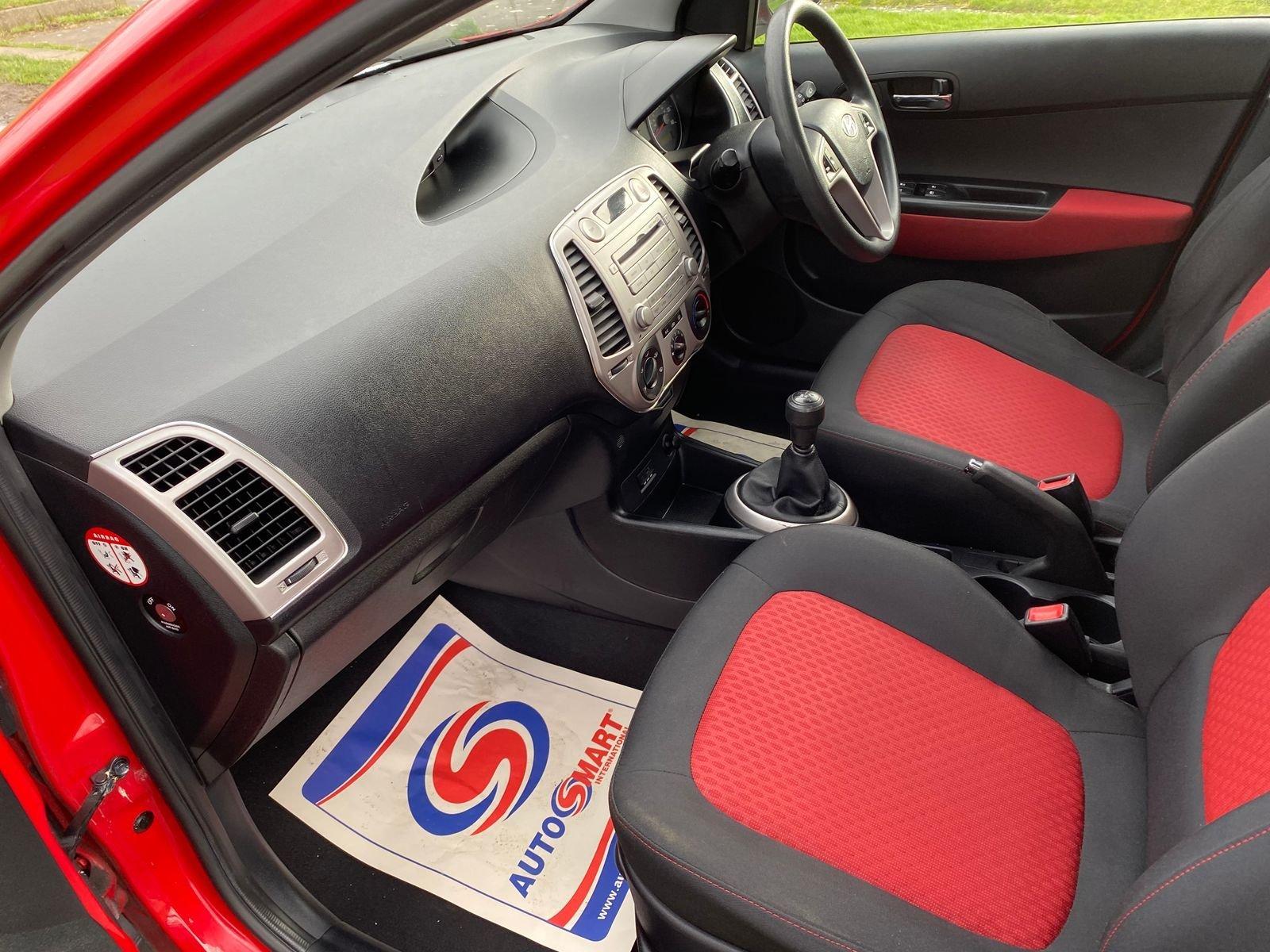 Hyundai I20 1.2L COMFORT Hatchback 5dr Petrol Manual Euro 4 (77 bhp) 5dr Manual 2025