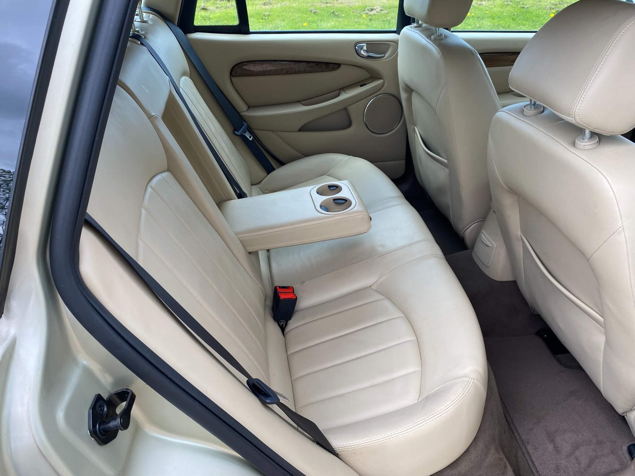 Jaguar X-TYPE 2.0D SE 5dr 5dr Manual 2025