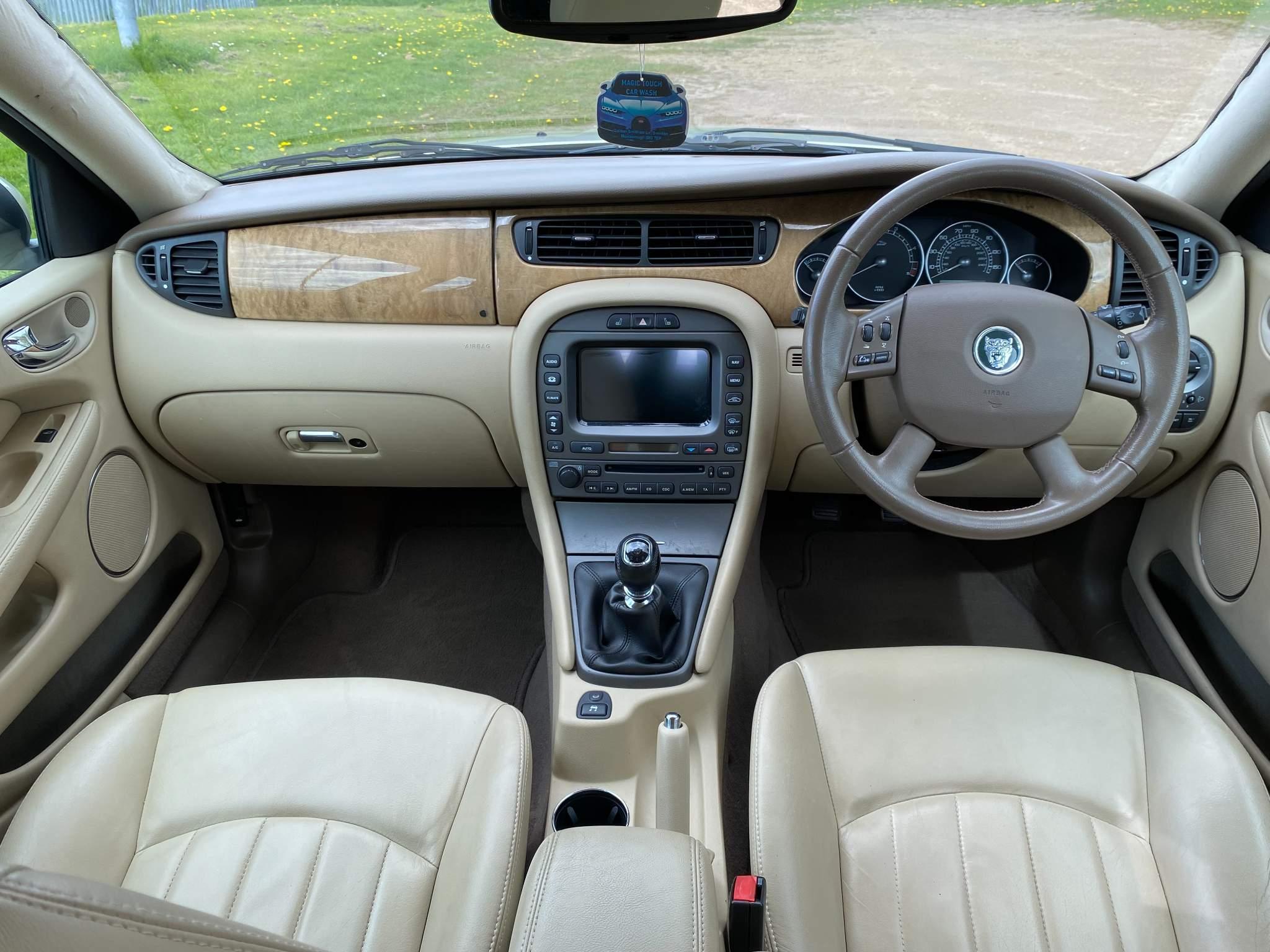 Jaguar X-TYPE 2.0D SE 5dr 5dr Manual 2025