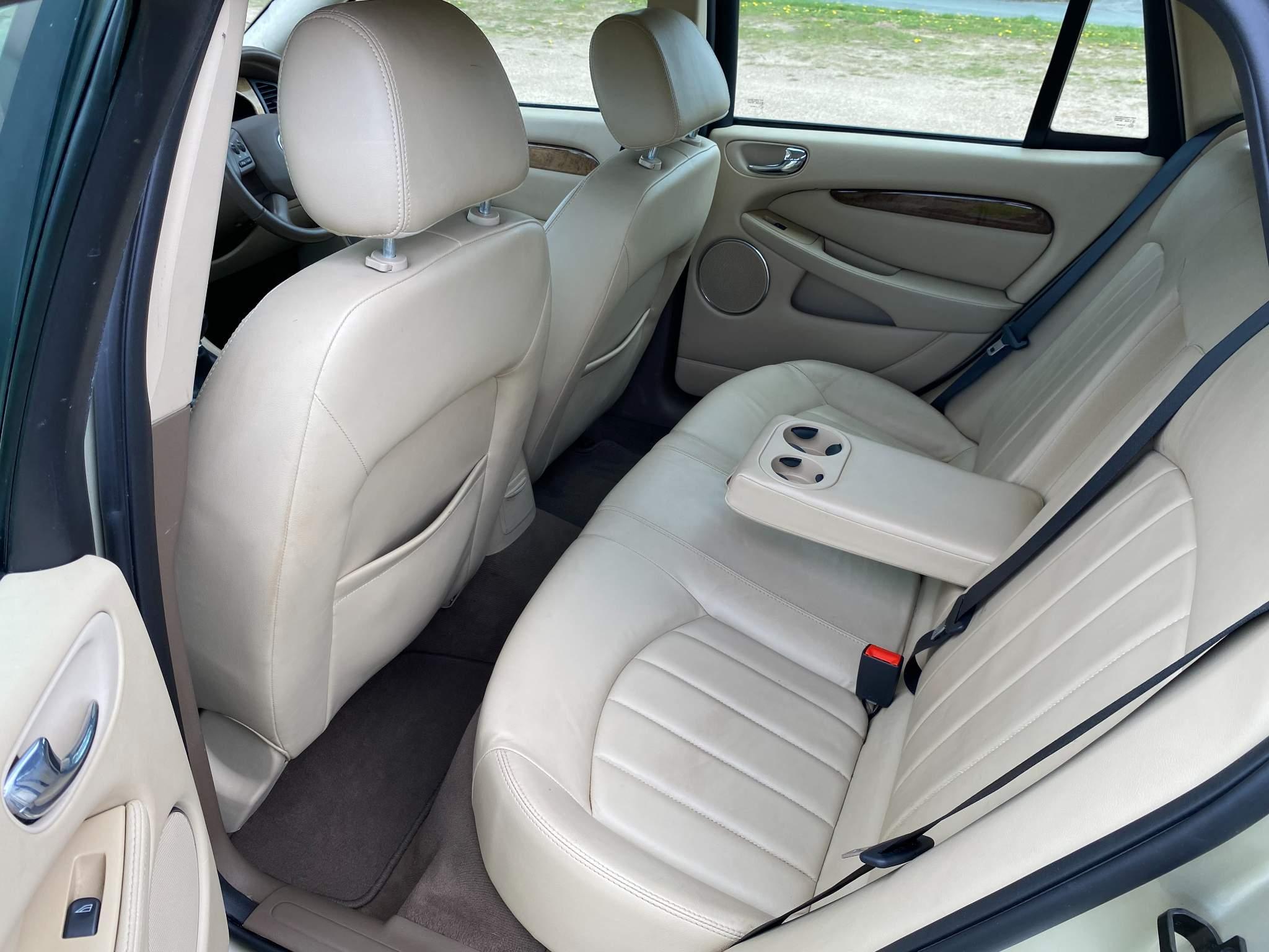 Jaguar X-TYPE 2.0D SE 5dr 5dr Manual 2025