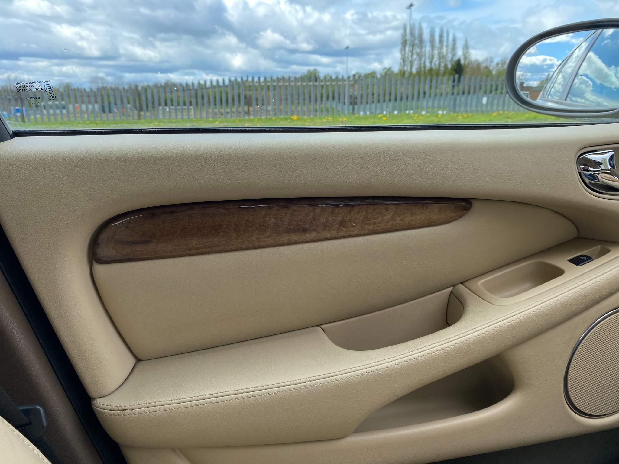 Jaguar X-TYPE 2.0D SE 5dr 5dr Manual 2025