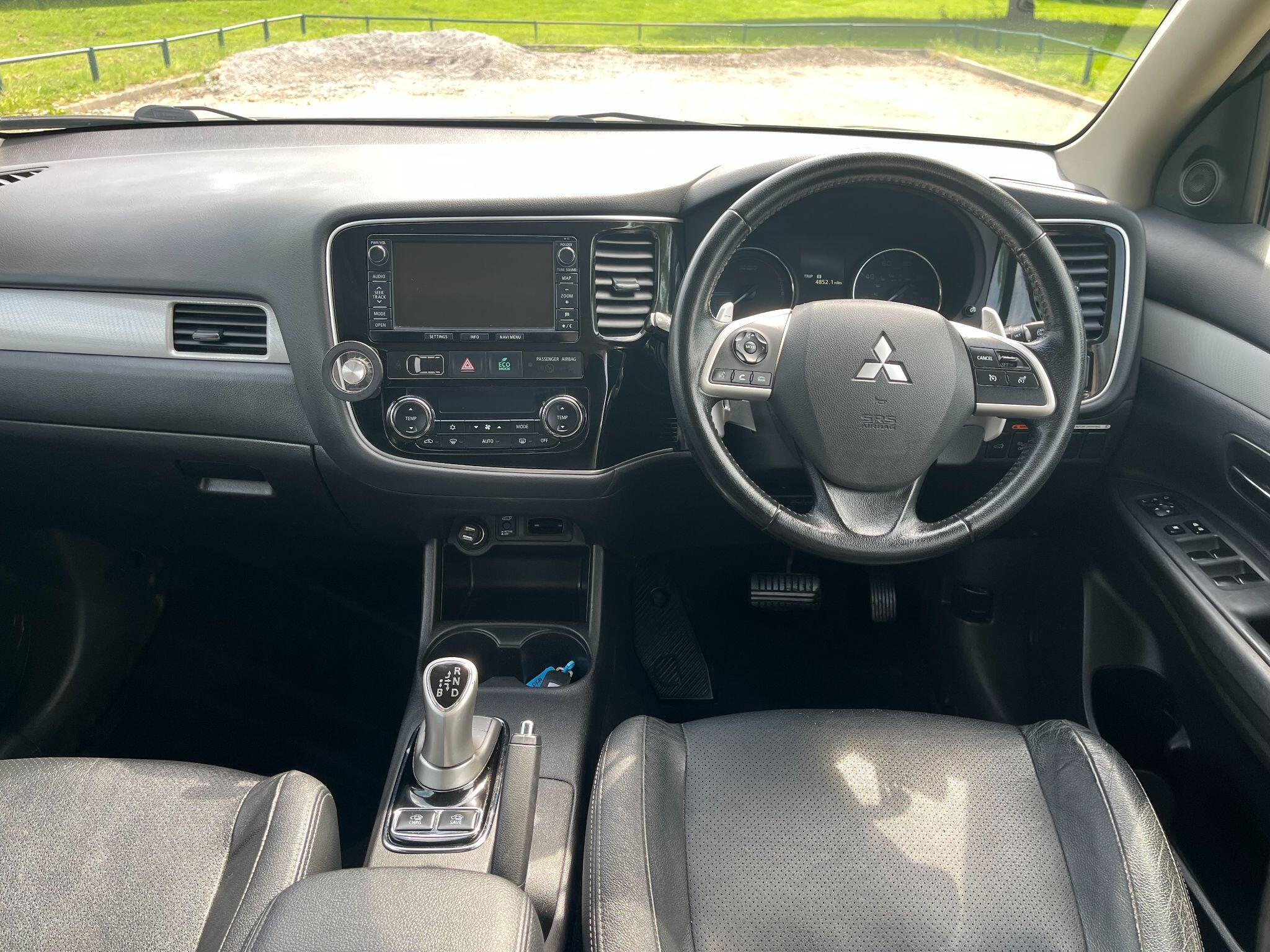Mitsubishi Outlander 2.0h 12kWh GX4h CVT 4WD Euro 5 (s/s) 5dr 5dr Automatic 2026
