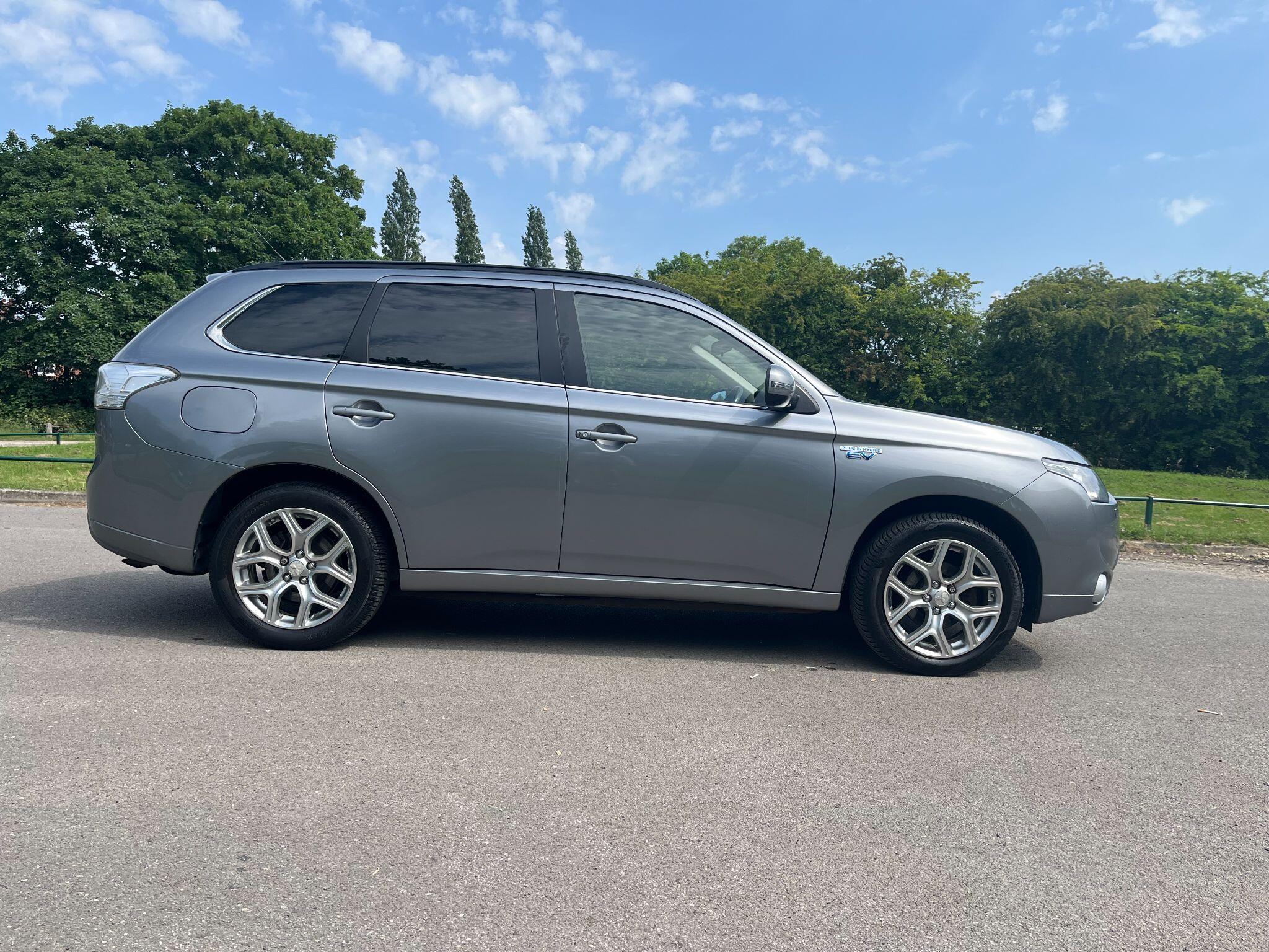 Mitsubishi Outlander 2.0h 12kWh GX4h CVT 4WD Euro 5 (s/s) 5dr 5dr Automatic 2026
