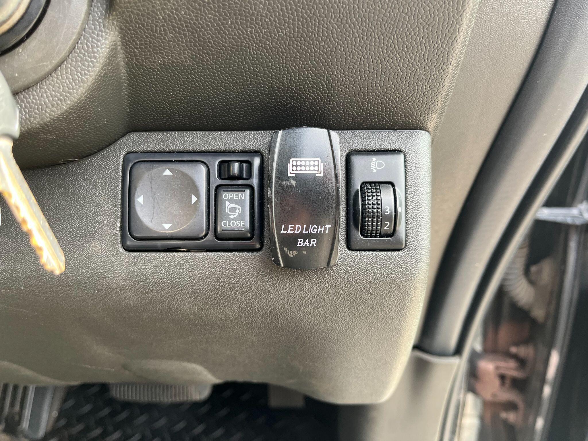 Nissan Navara 2.5 dCi Tekna Auto 4WD Euro 5 4dr 4dr Automatic 2026