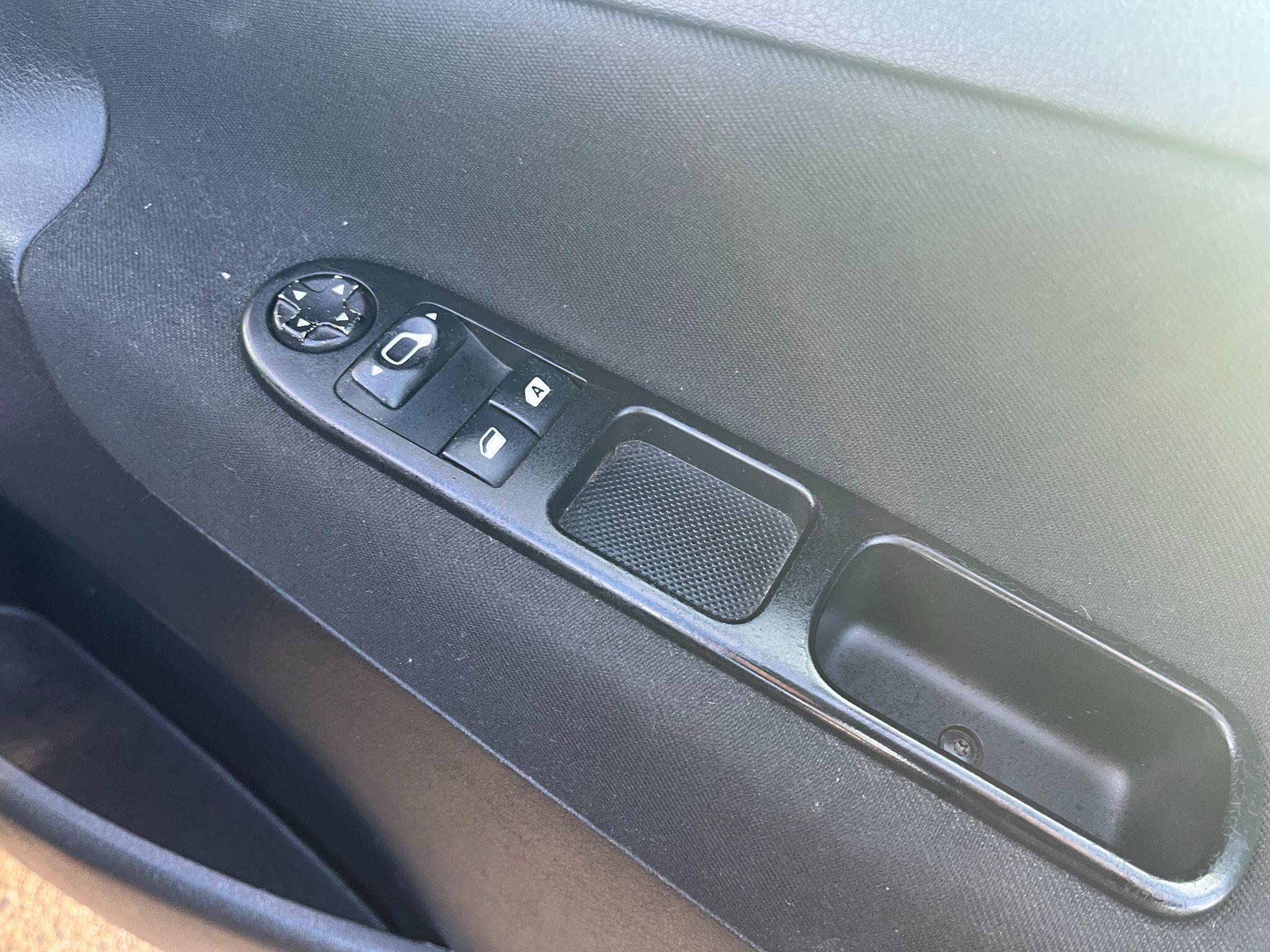 Peugeot 207 1.4 HDi Active Euro 5 3dr 3dr Manual 2025