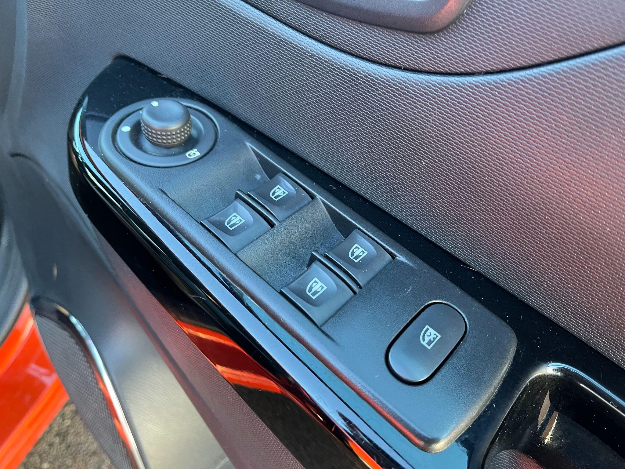 Renault Captur 0.9 TCe ENERGY Dynamique S MediaNav Euro 5 (s/s) 5dr 5dr Manual 2026