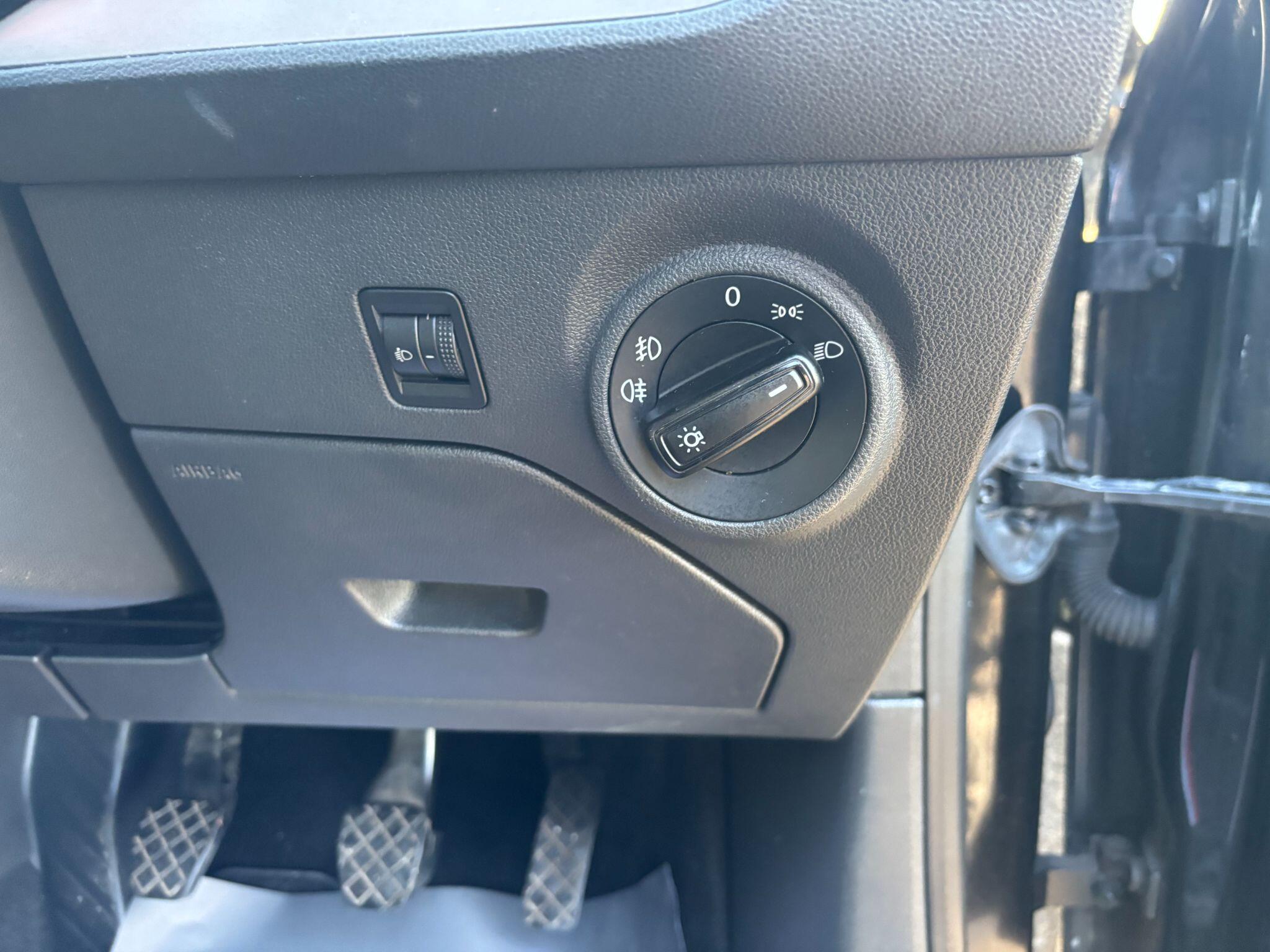 Seat Leon 1.6 TDI CR S Euro 5 (s/s) 5dr 5dr Manual 2025