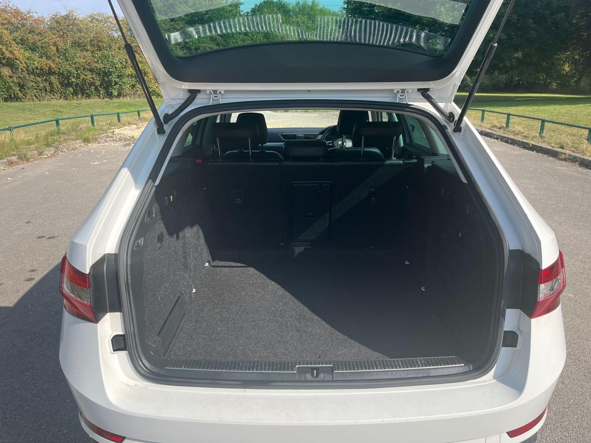 Skoda Superb 2.0 TDI SE Business Euro 6 (s/s) 5dr 5dr Manual 2025