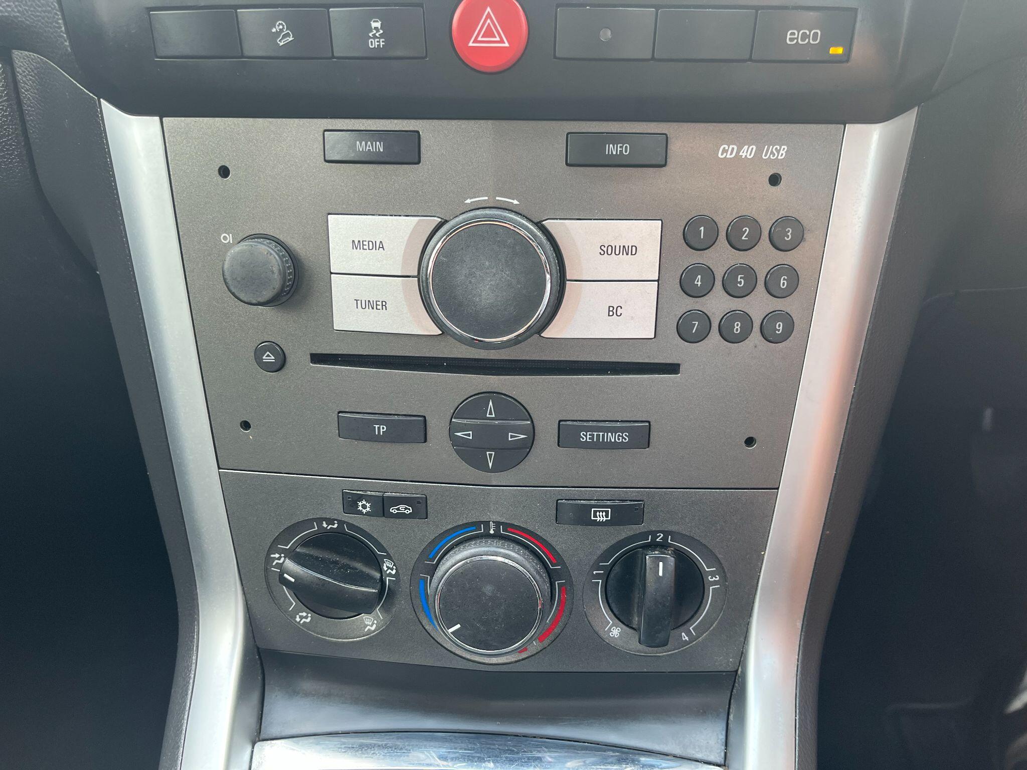 Vauxhall Antara 2.2 CDTi Diamond 2WD Euro 5 (s/s) 5dr 5dr Manual 2025