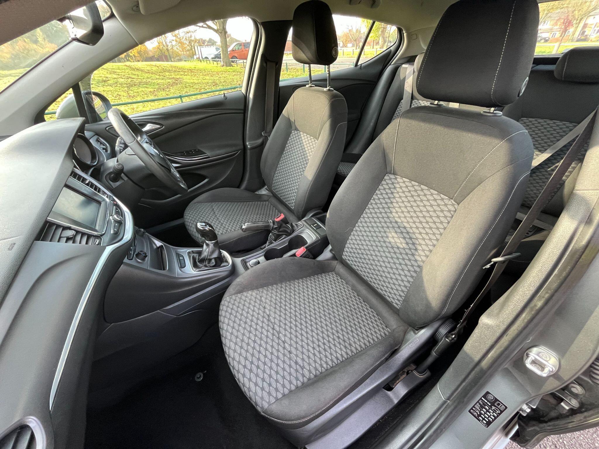 Vauxhall Astra 1.6 CDTi ecoFLEX Design Euro 6 (s/s) 5dr 5dr Manual 2025