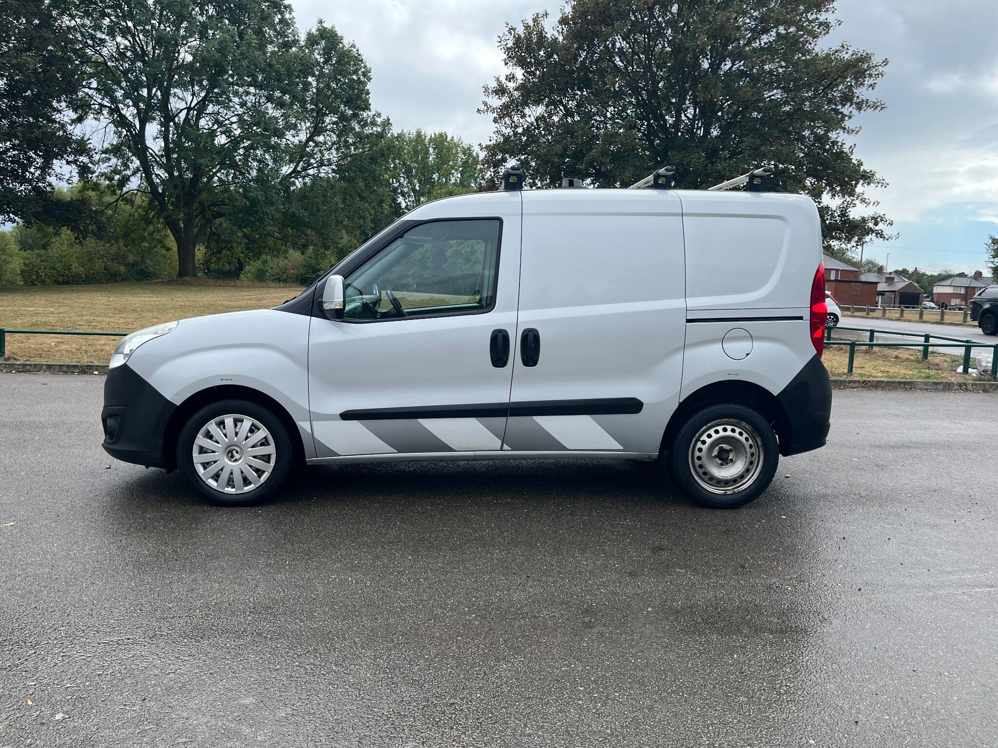 Vauxhall Combo 1.3 CDTi 2300 ecoFLEX 16v FWD L1 H1 (s/s) 3dr 3dr Manual 2025