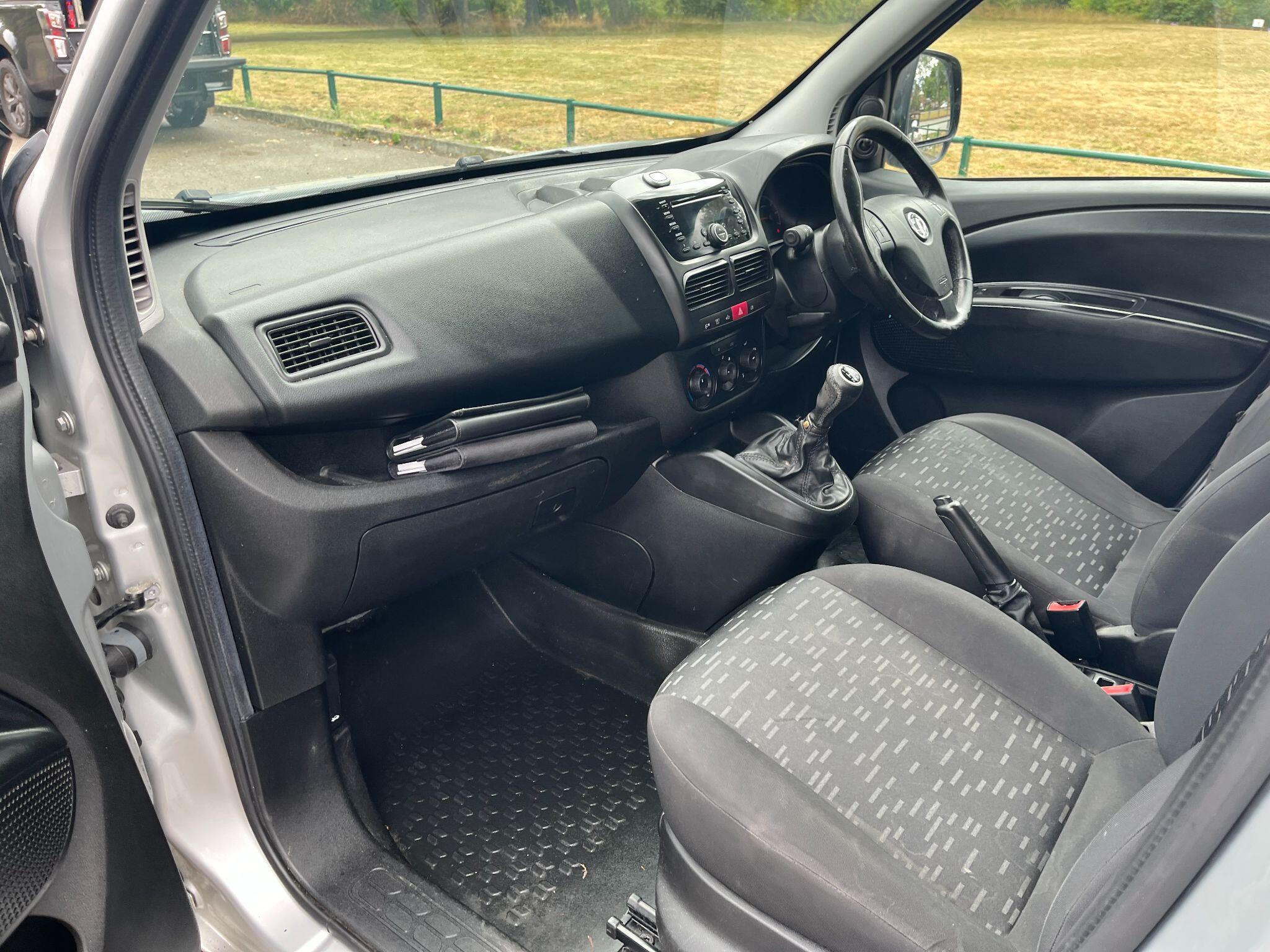 Vauxhall Combo 1.3 CDTi 2300 ecoFLEX 16v FWD L1 H1 (s/s) 3dr 3dr Manual 2025