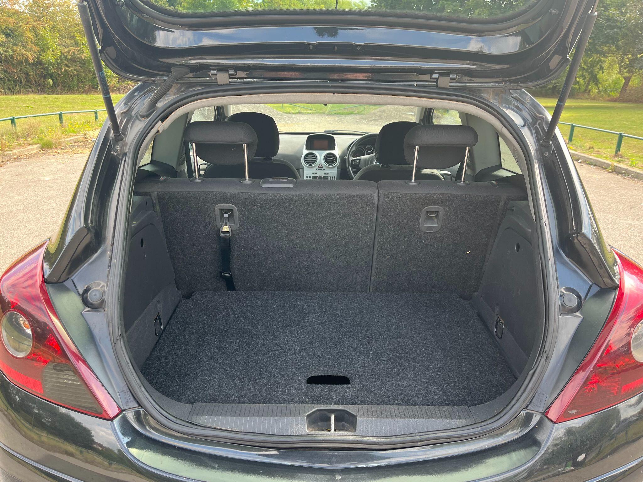 Vauxhall Corsa 1.2i ecoFLEX 16V SXi Euro 5 (s/s) 3dr (A/C) 3dr Manual 2025