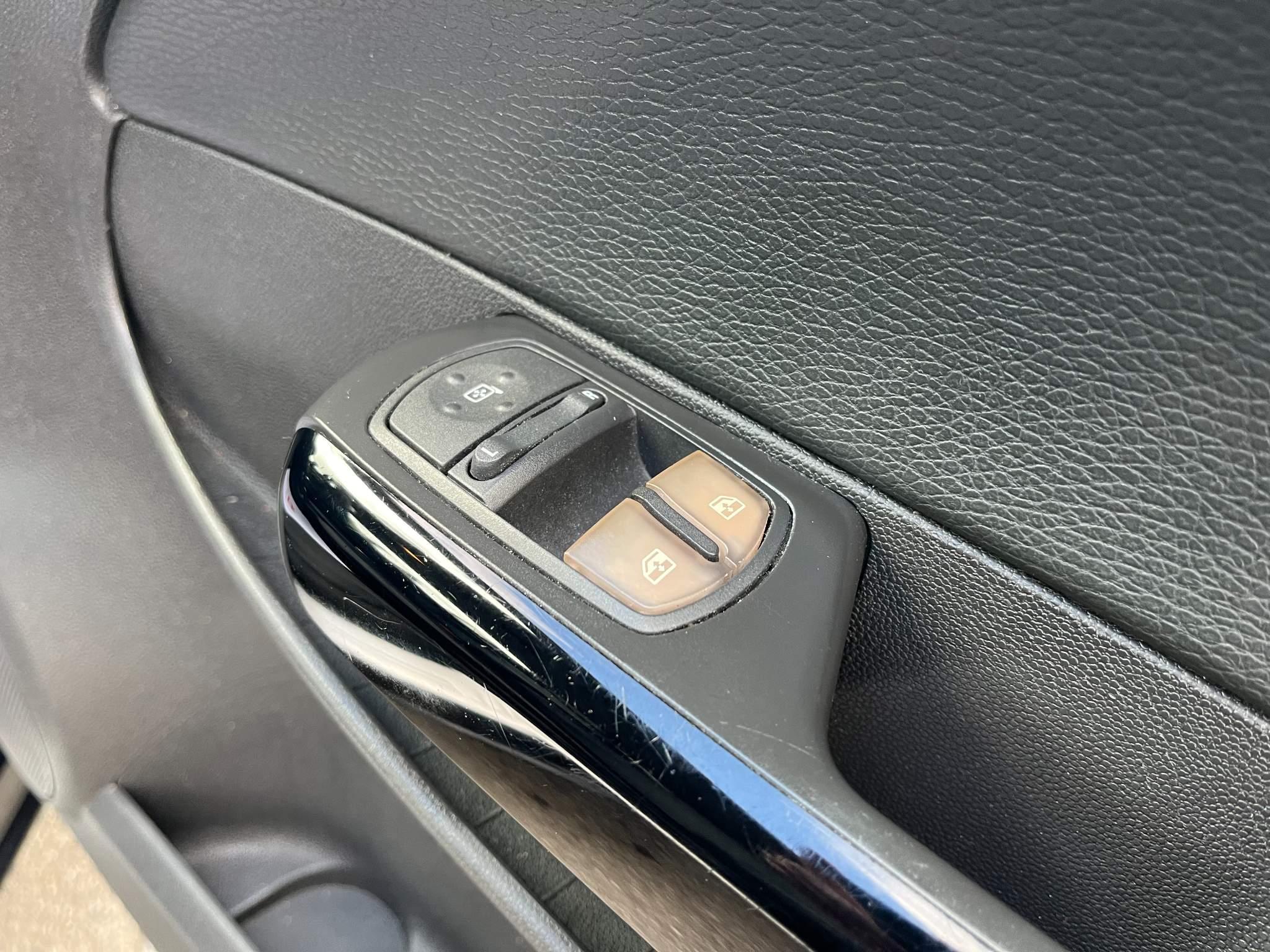 Vauxhall Corsa 1.4i 16v Design 3dr (a/c) 3dr Automatic 2025