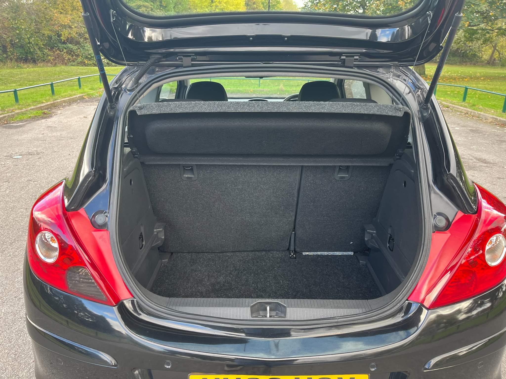 Vauxhall Corsa 1.4i 16v Design 3dr (a/c) 3dr Automatic 2025