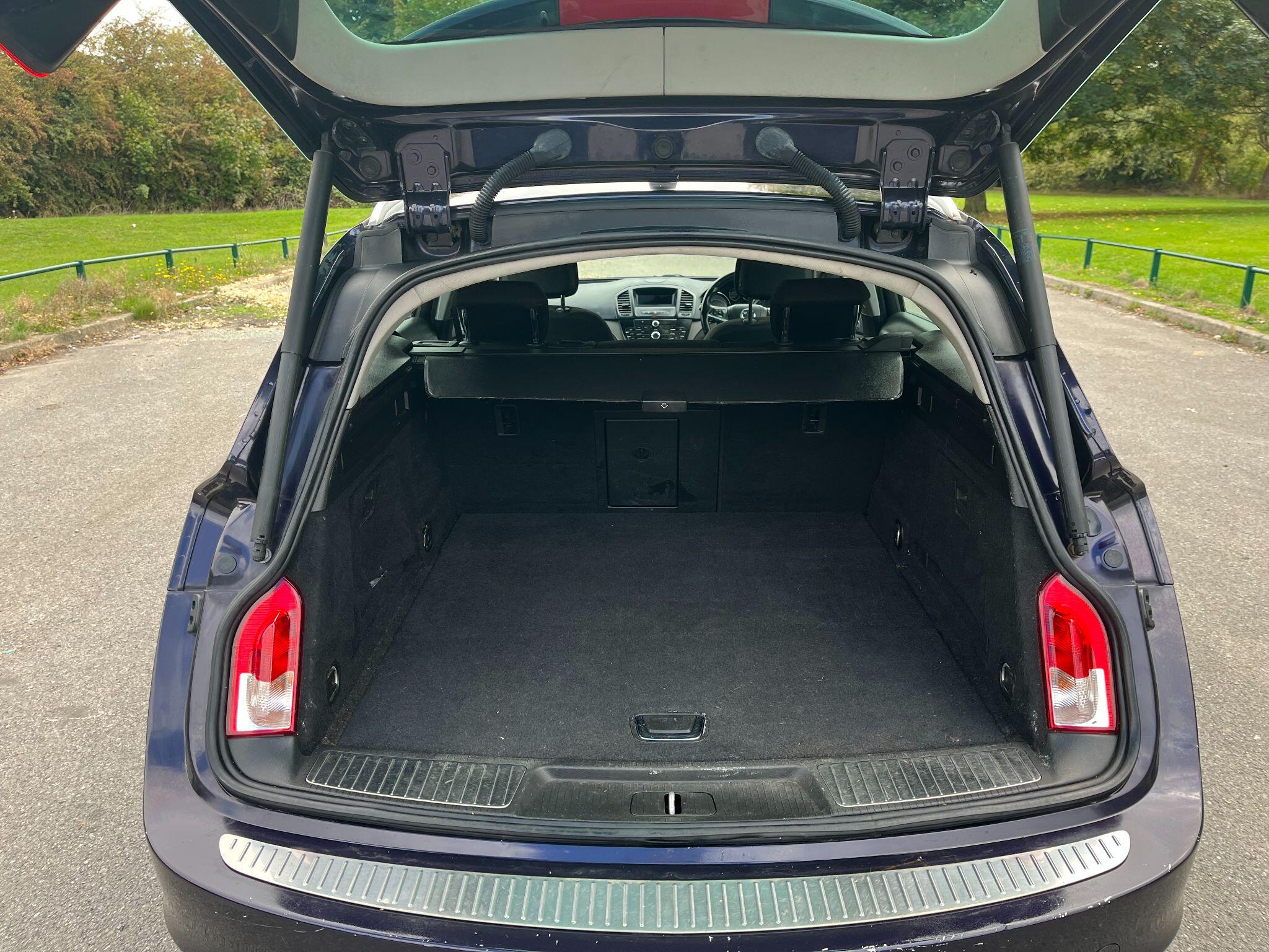 Vauxhall Insignia 2.0 CDTi ecoFLEX Exclusiv Sports Tourer Euro 5 (s/s) 5dr 5dr Manual 2025