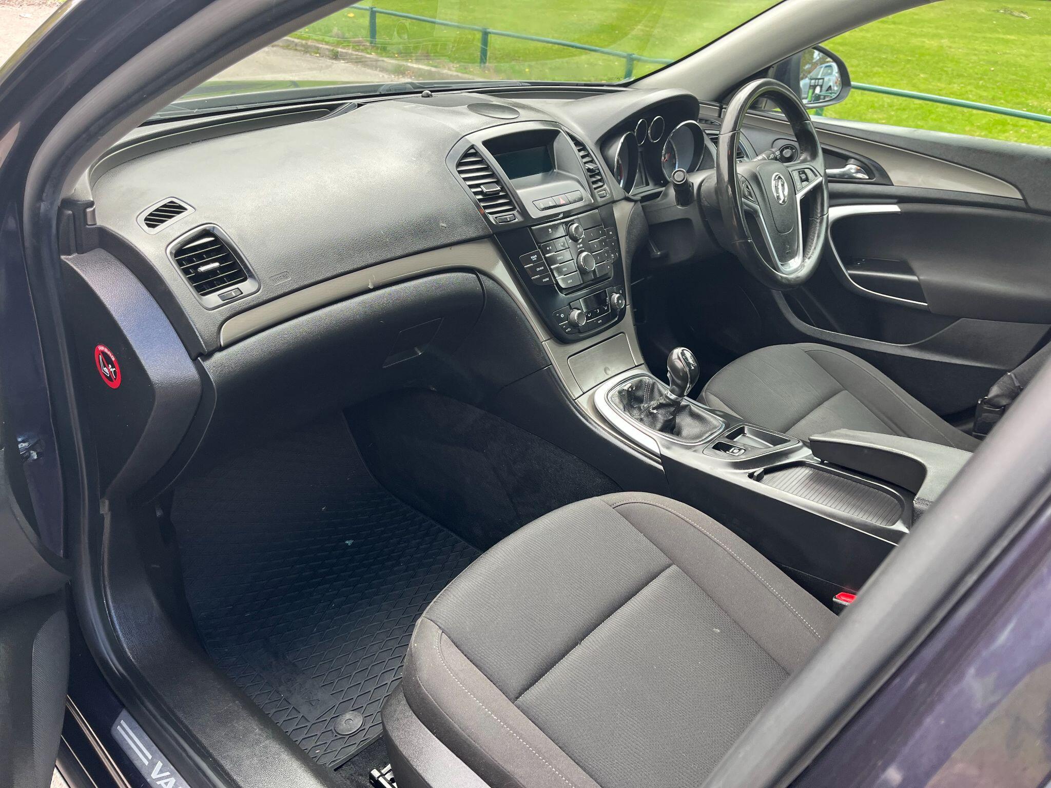 Vauxhall Insignia 2.0 CDTi ecoFLEX Exclusiv Sports Tourer Euro 5 (s/s) 5dr 5dr Manual 2025