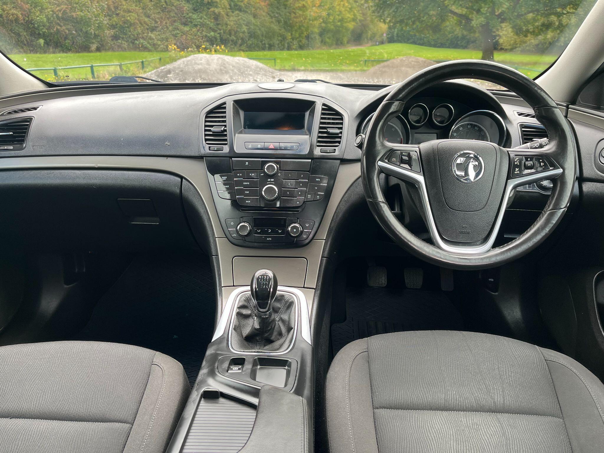 Vauxhall Insignia 2.0 CDTi ecoFLEX Exclusiv Sports Tourer Euro 5 (s/s) 5dr 5dr Manual 2025