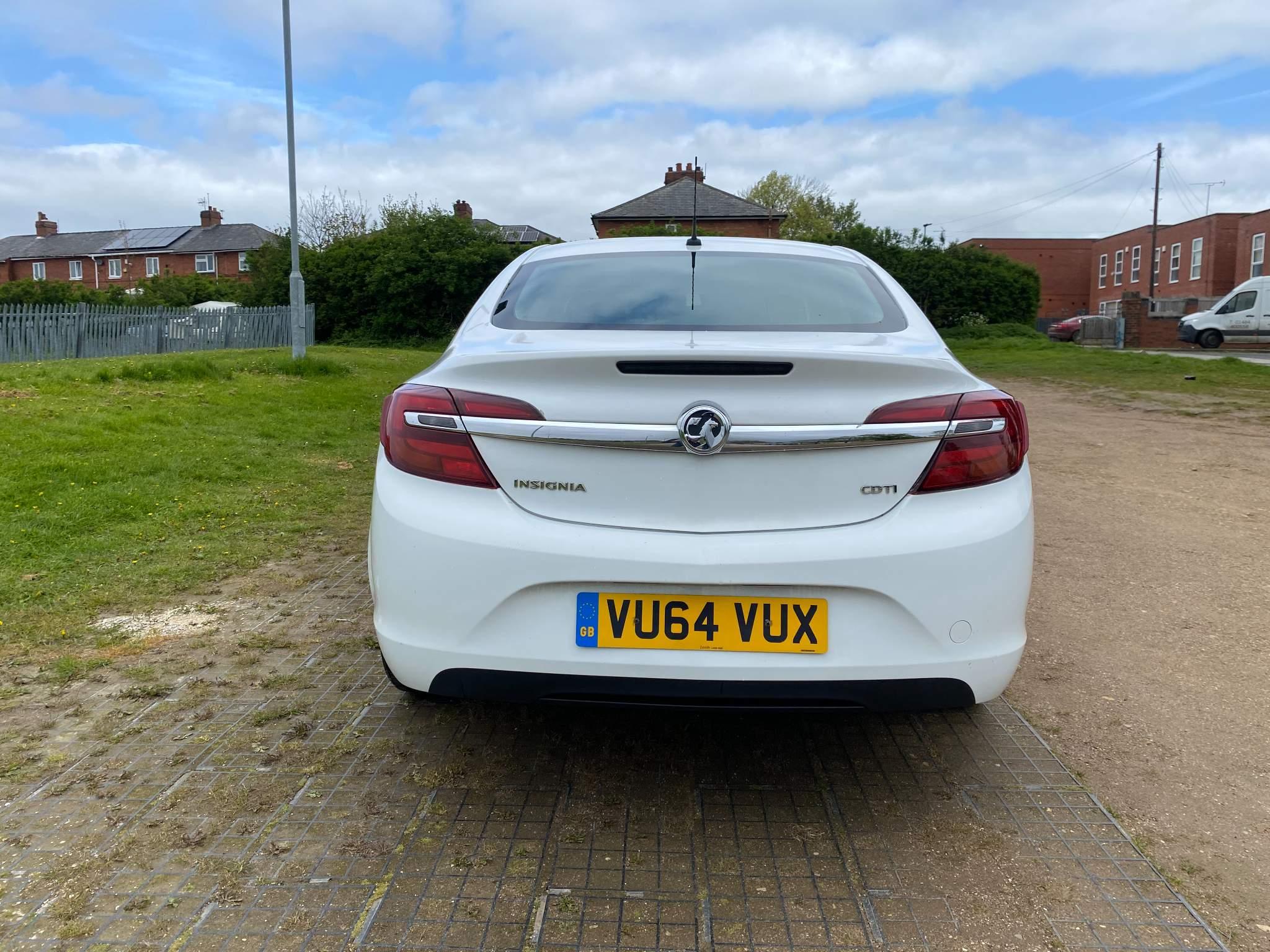 Vauxhall Insignia 2.0L DESIGN CDTI Saloon 4dr Diesel Manual Euro 5 (128 bhp) 4dr Manual 2025