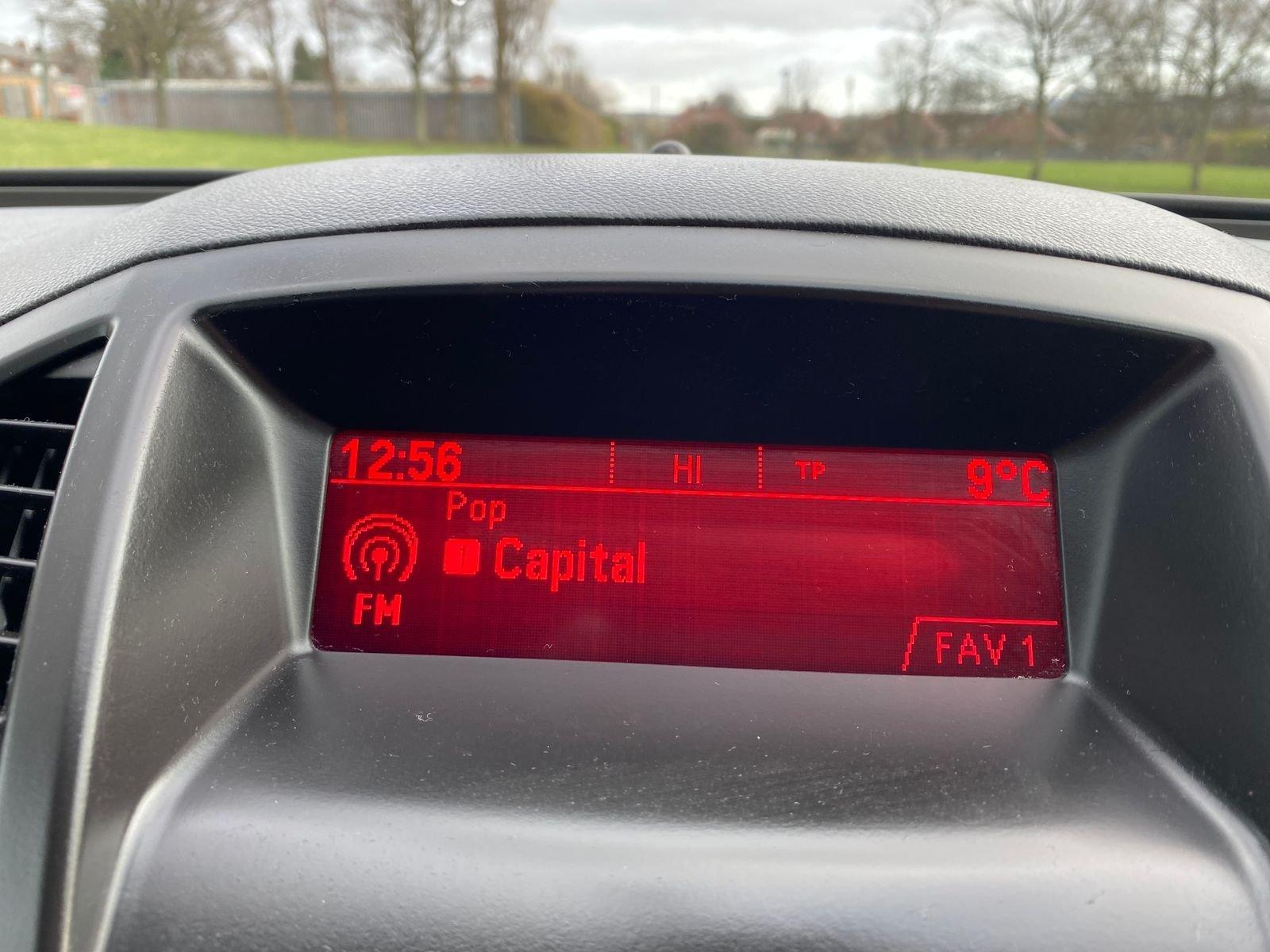 Vauxhall Insignia 2.0L EXCLUSIV CDTI Hatchback 5dr Diesel Manual Euro 5 (128 bhp) 5dr Manual 2025