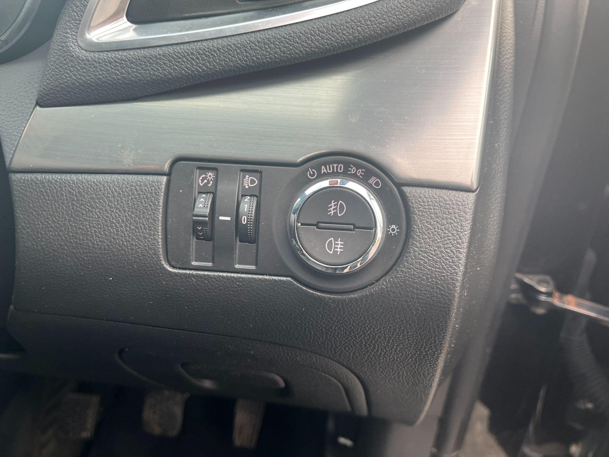 Vauxhall Mokka 1.6 CDTi ecoFLEX SE 2WD Euro 6 (s/s) 5dr 5dr Manual 2025