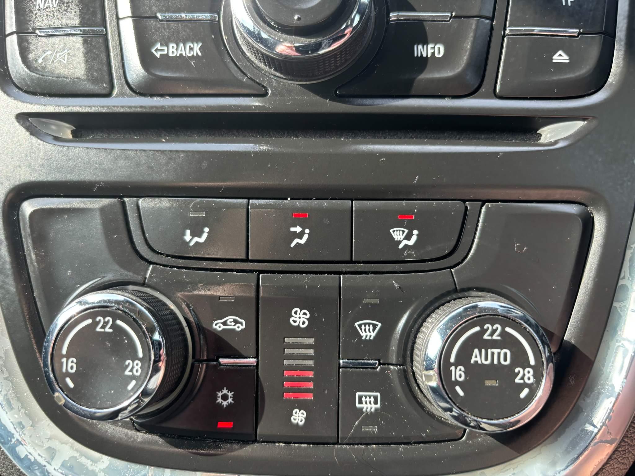 Vauxhall Mokka 1.7 CDTi Tech Line 2WD Euro 5 (s/s) 5dr 5dr Manual 2025