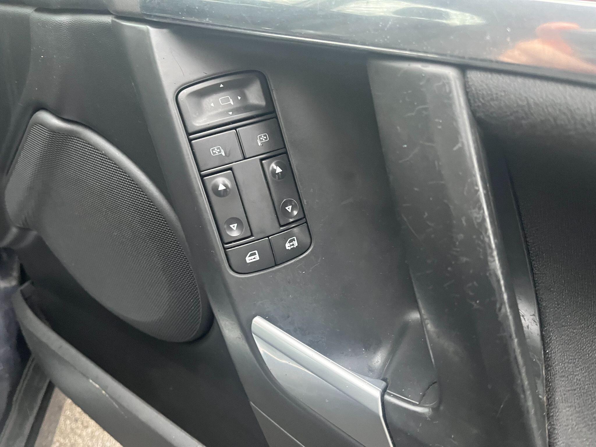 Vauxhall Vectra 1.8 VVT SRi 5dr 5dr Manual 2025