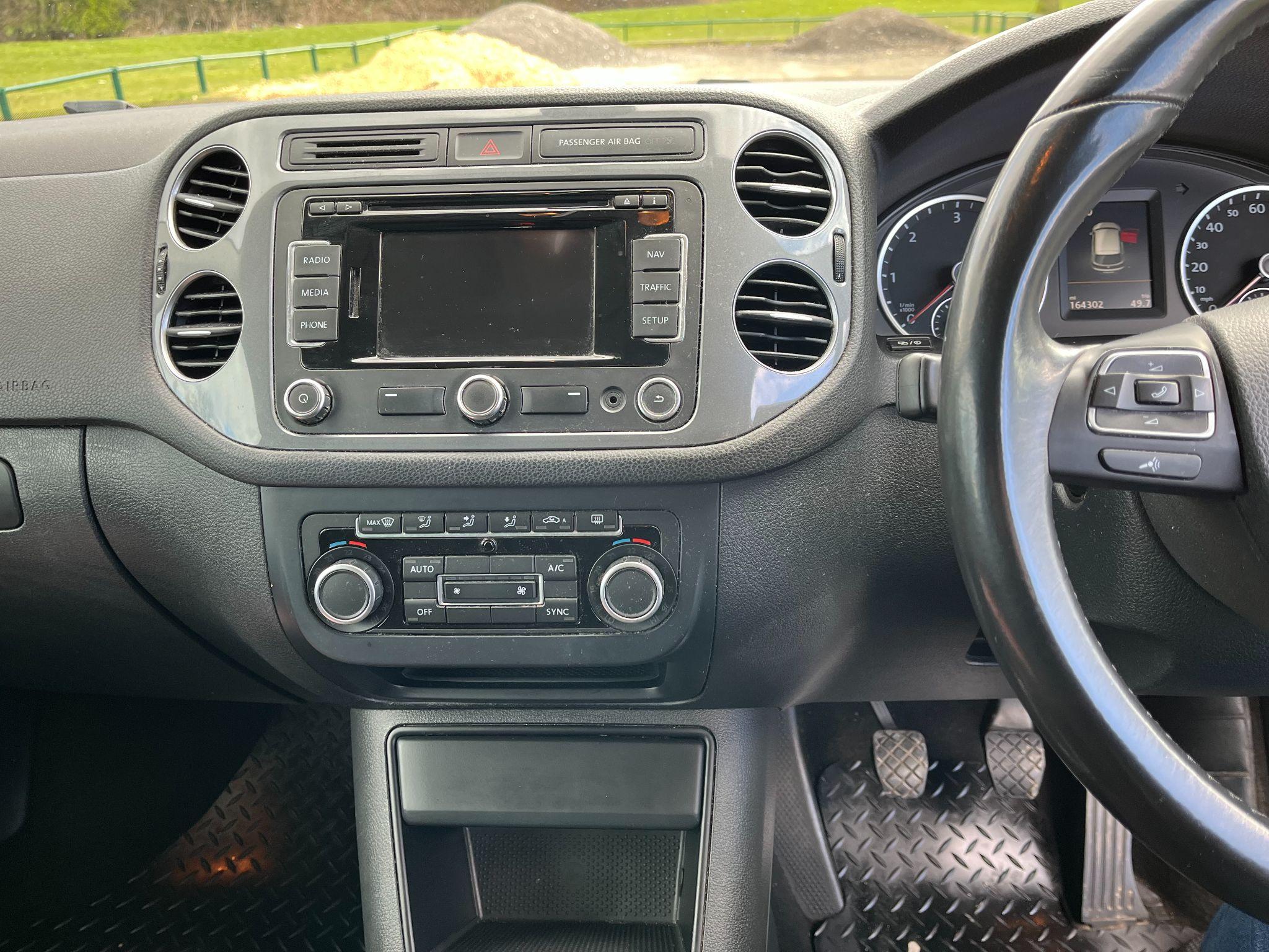 Volkswagen Tiguan 2.0 TDI BlueMotion Tech Match 2WD Euro 5 (s/s) 5dr 5dr Manual 2025