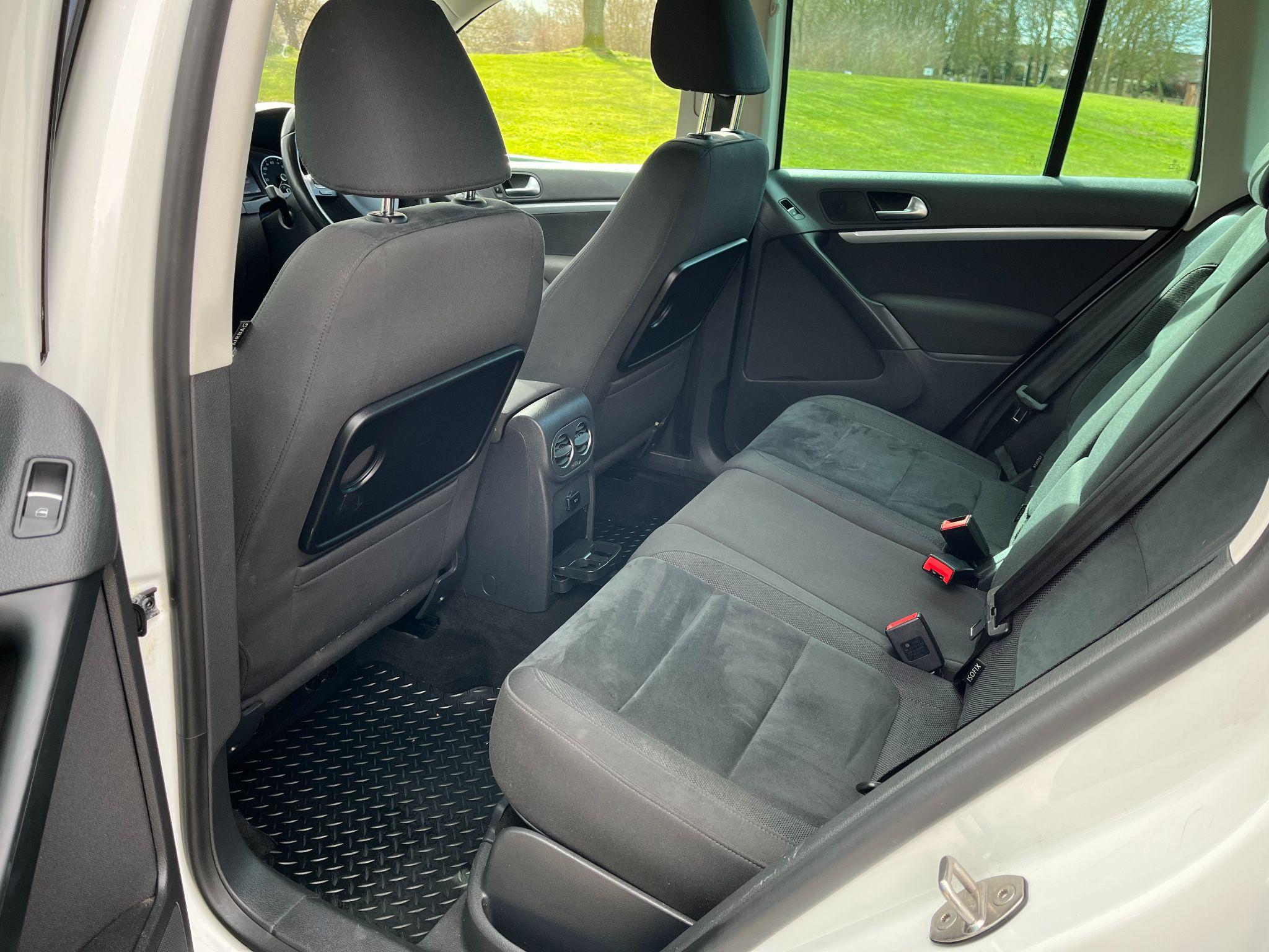 Volkswagen Tiguan 2.0 TDI BlueMotion Tech Match 2WD Euro 5 (s/s) 5dr 5dr Manual 2025