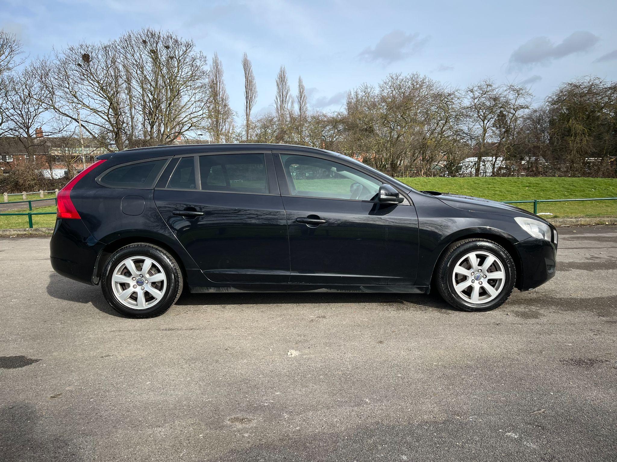 Volvo V60 2.0 D3 ES Nav Euro 5 (s/s) 5dr 5dr Manual 2025