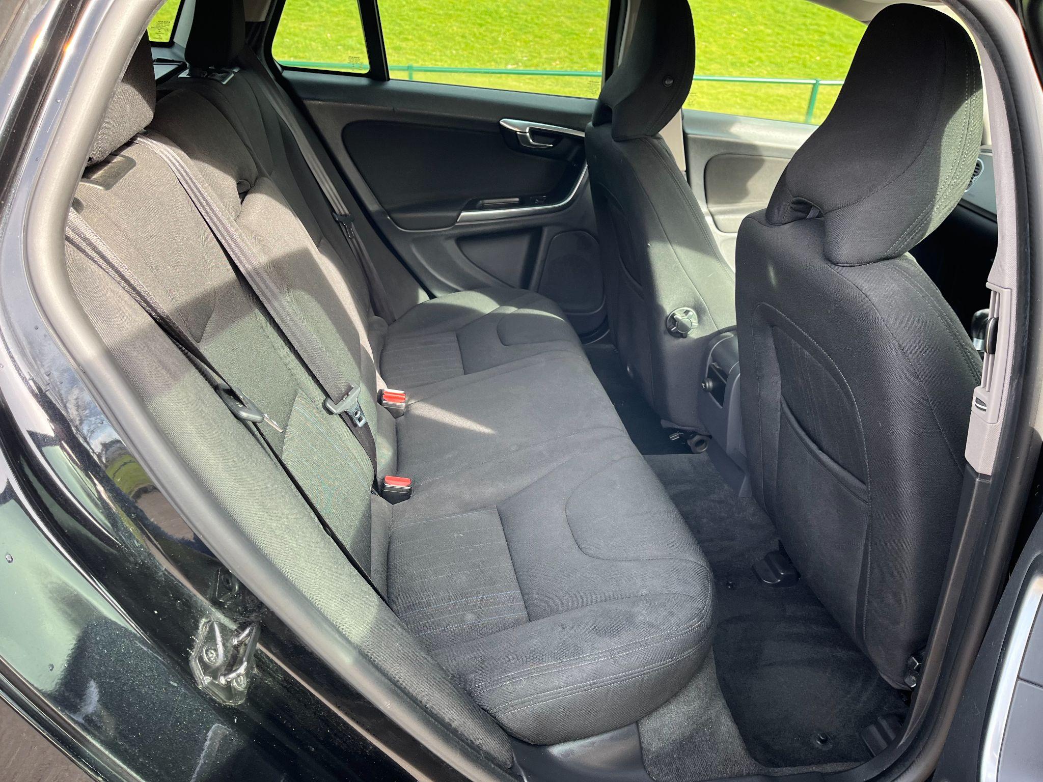 Volvo V60 2.0 D3 ES Nav Euro 5 (s/s) 5dr 5dr Manual 2025