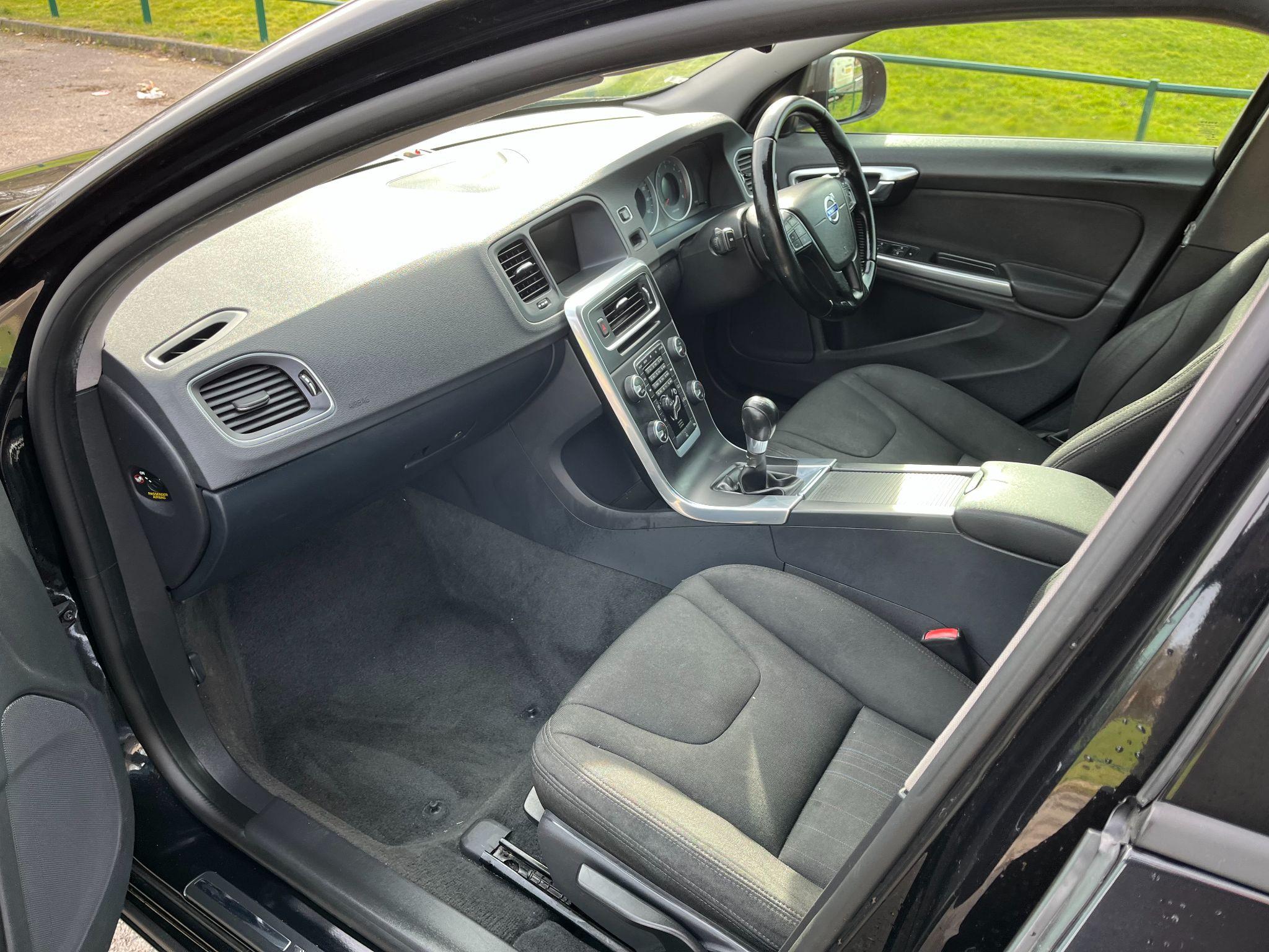 Volvo V60 2.0 D3 ES Nav Euro 5 (s/s) 5dr 5dr Manual 2025