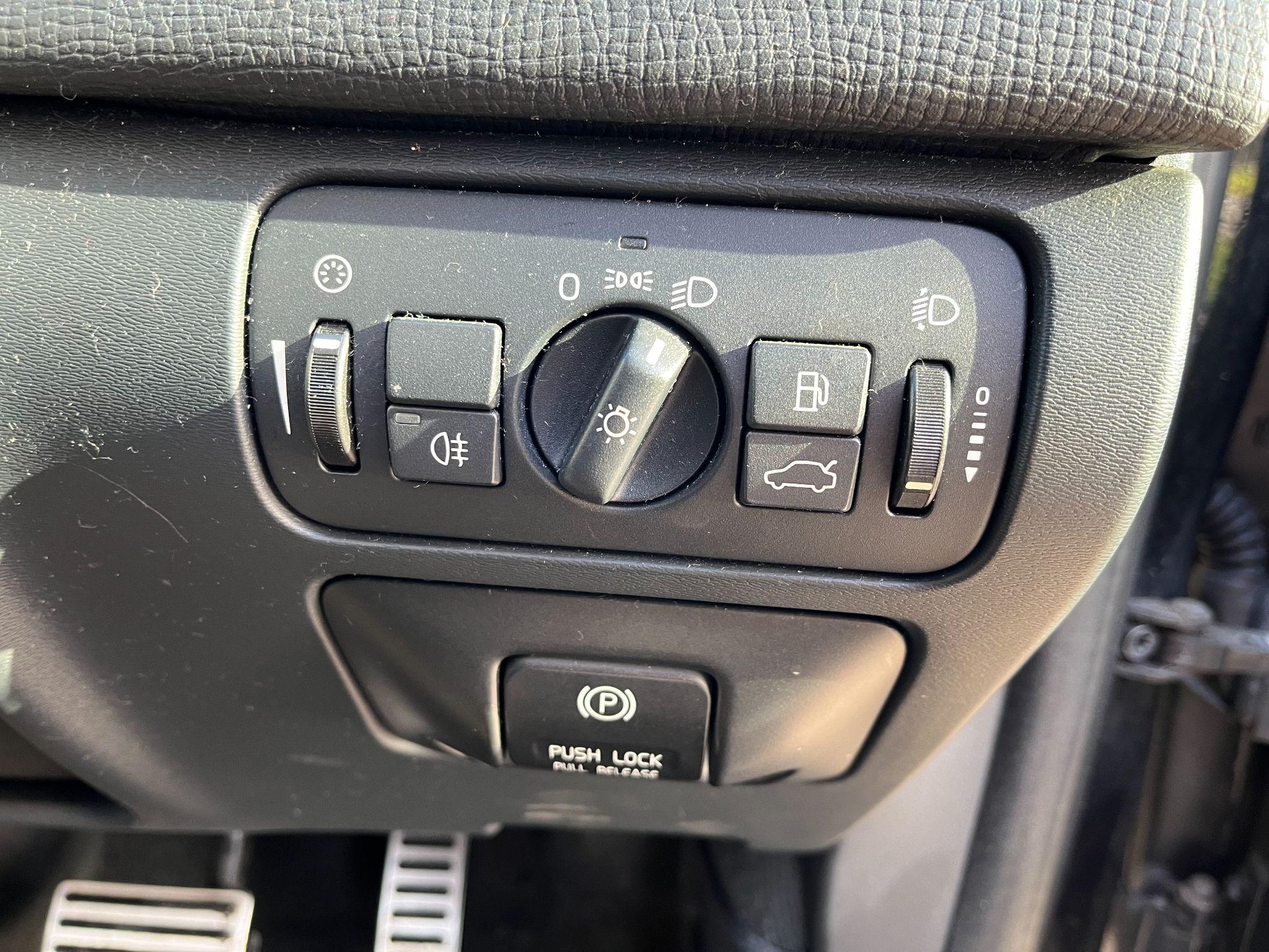 Volvo XC60 2.0 D3 R-Design Geartronic Euro 5 5dr 5dr Automatic 2025